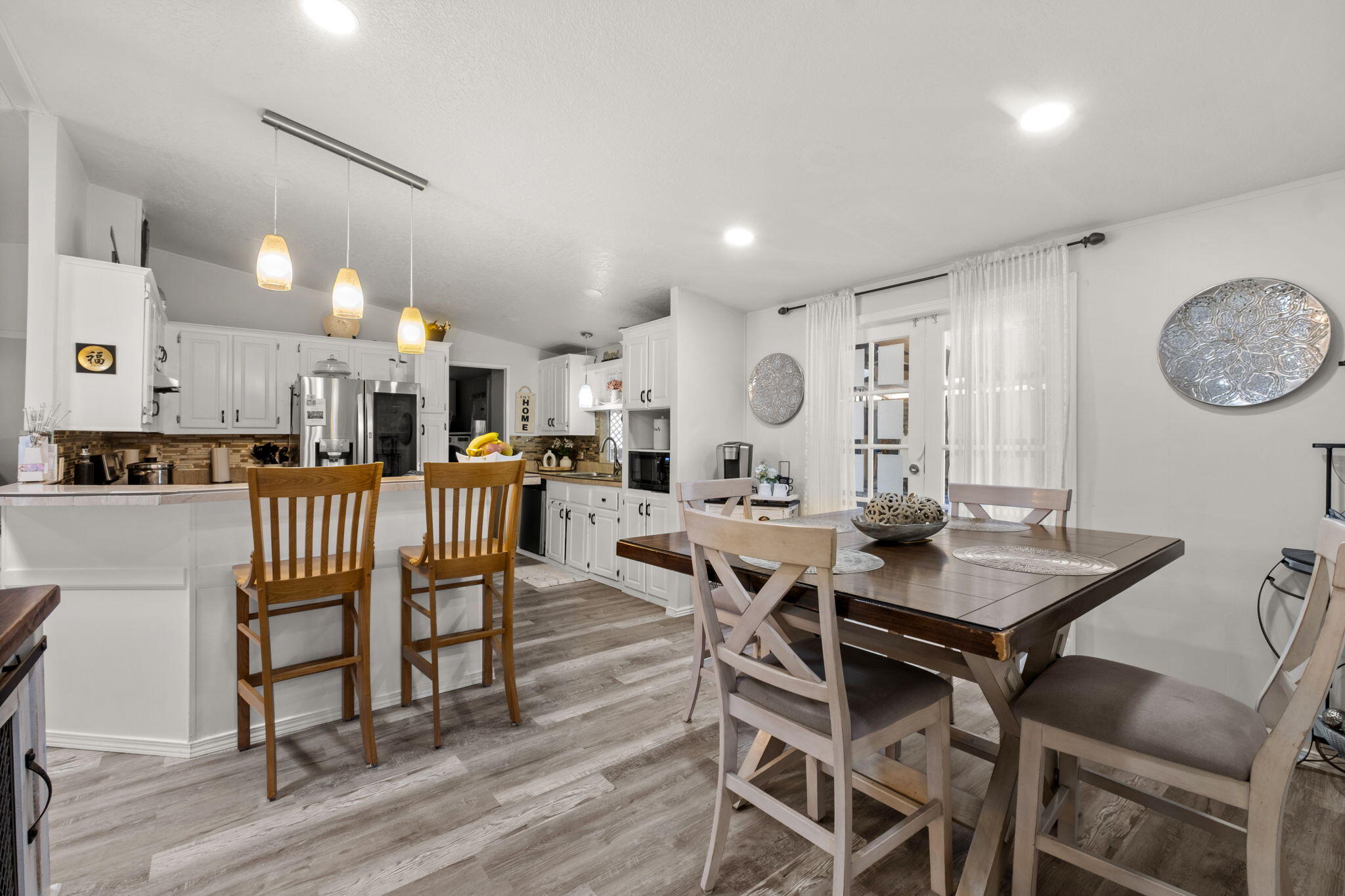 355 W BLUFF Street NW