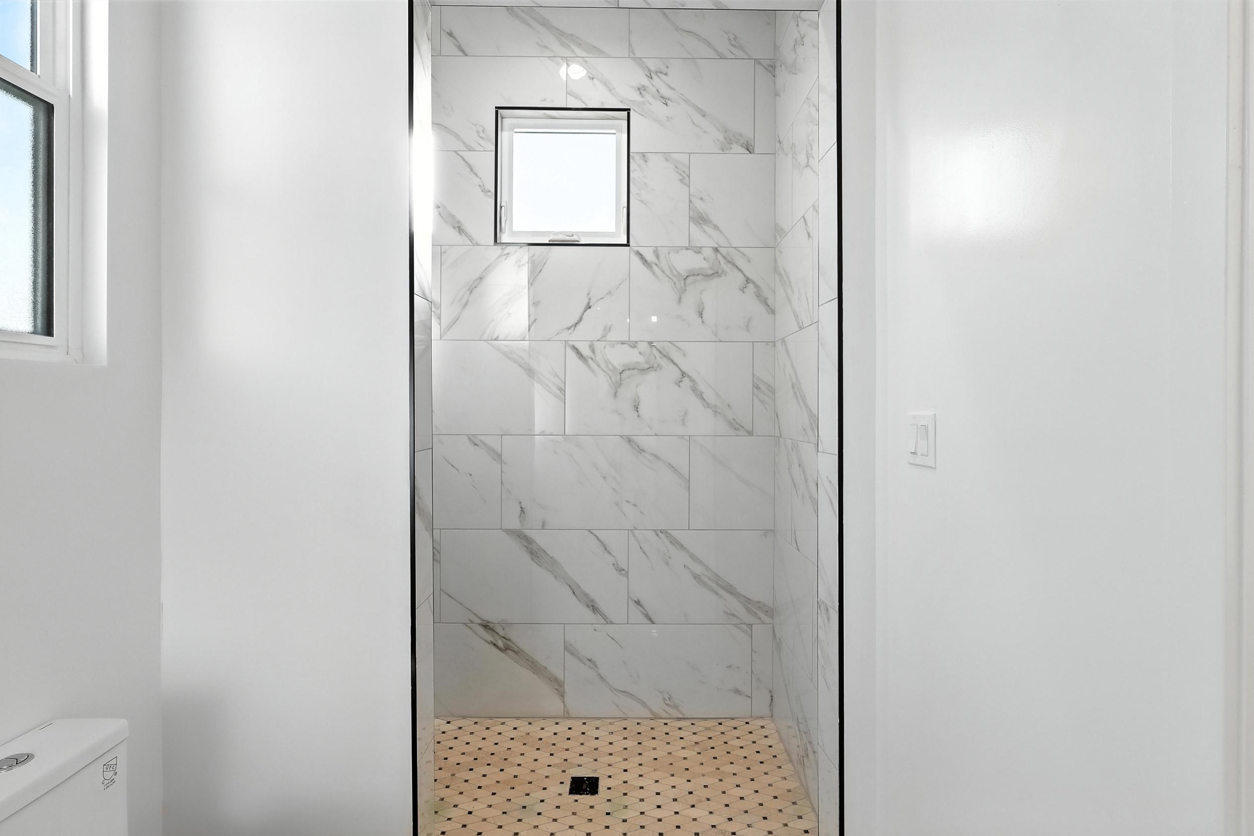 2016 Contreras Road NE