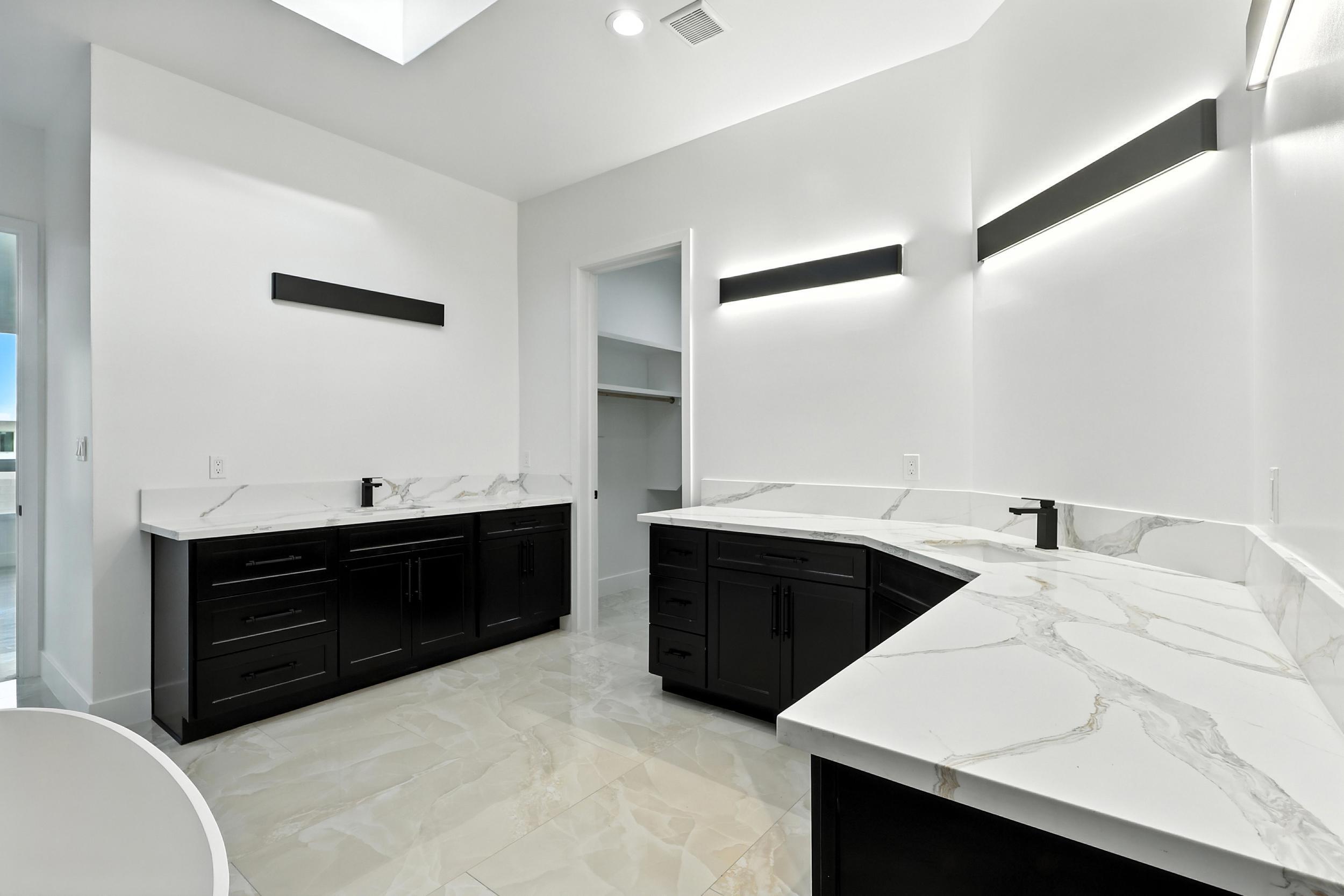 2016 Contreras Road NE