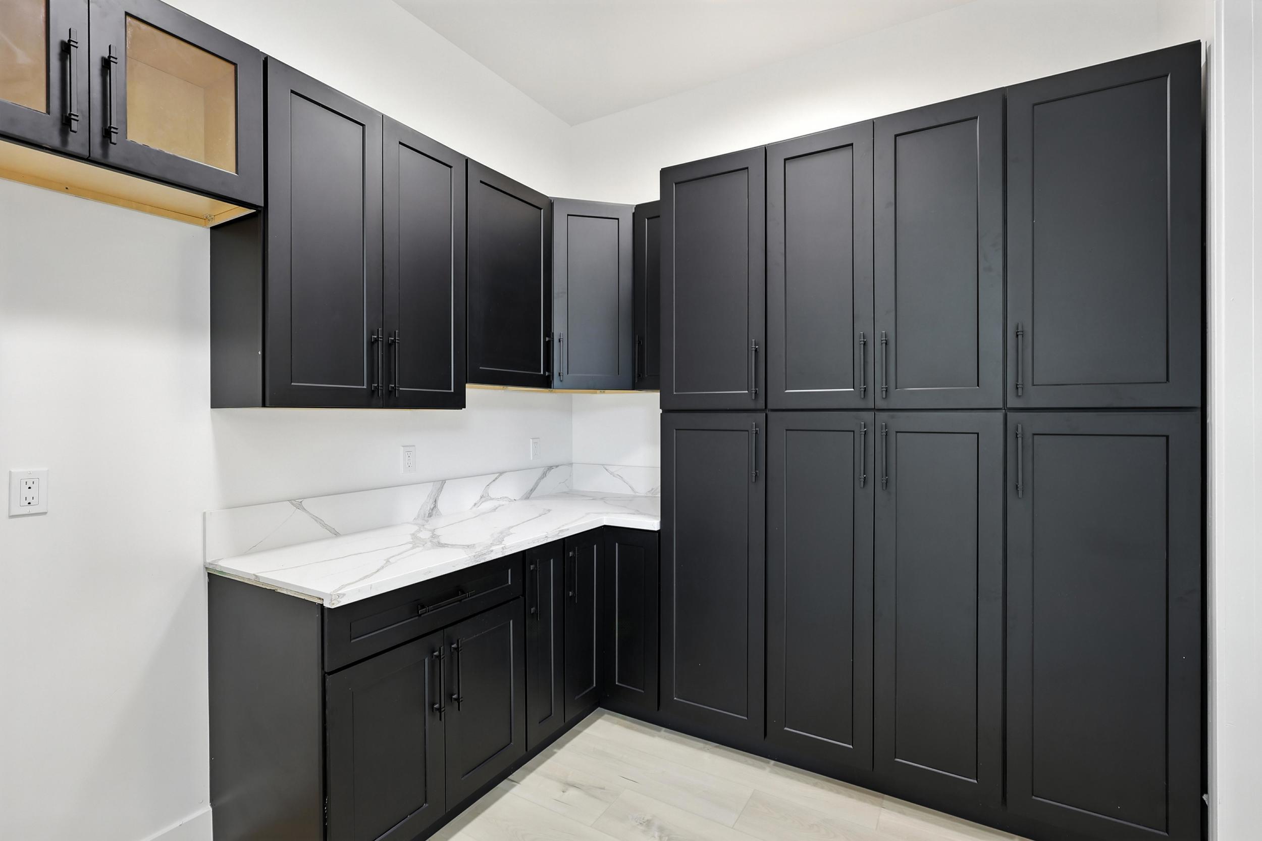 2016 Contreras Road NE