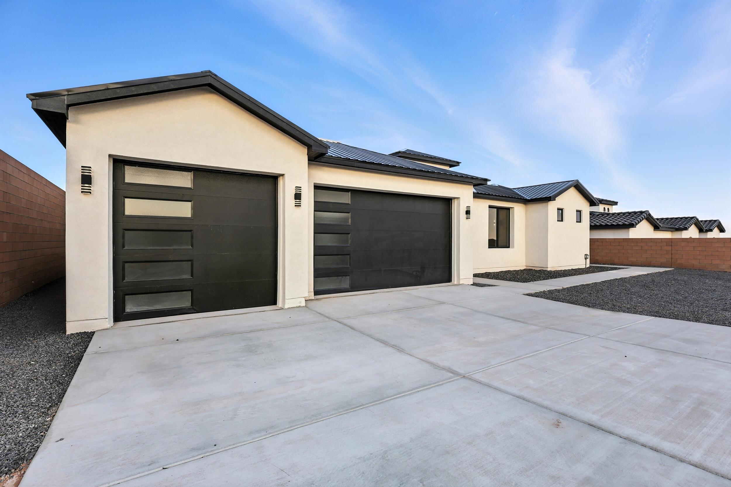 2016 Contreras Road NE