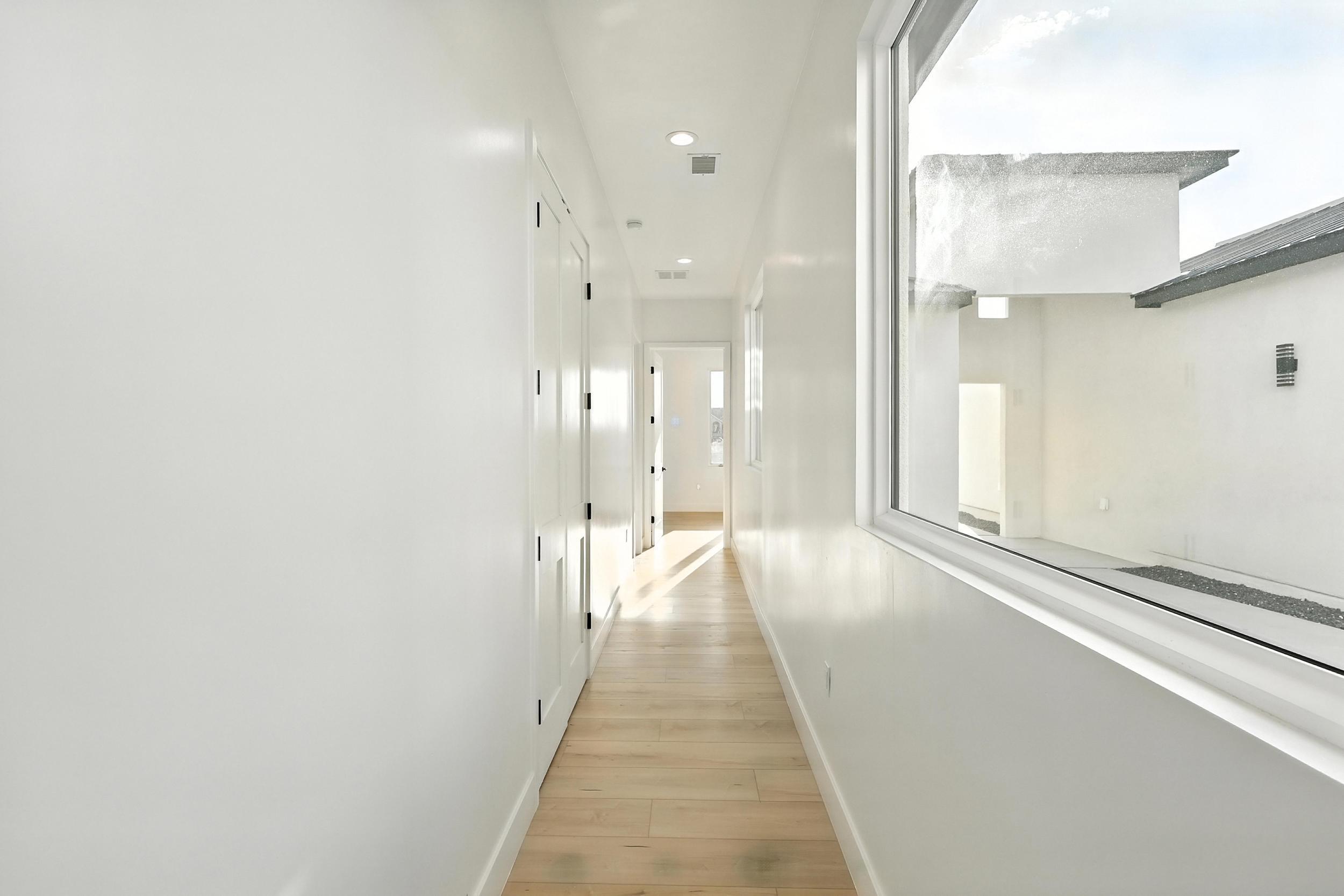 2016 Contreras Road NE