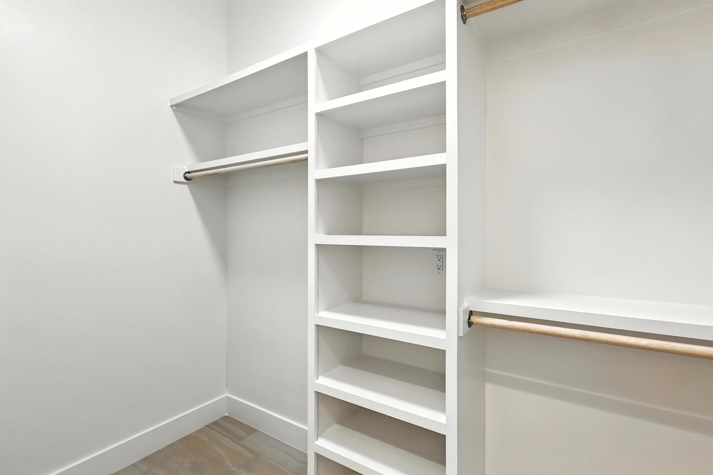 2016 Contreras Road NE