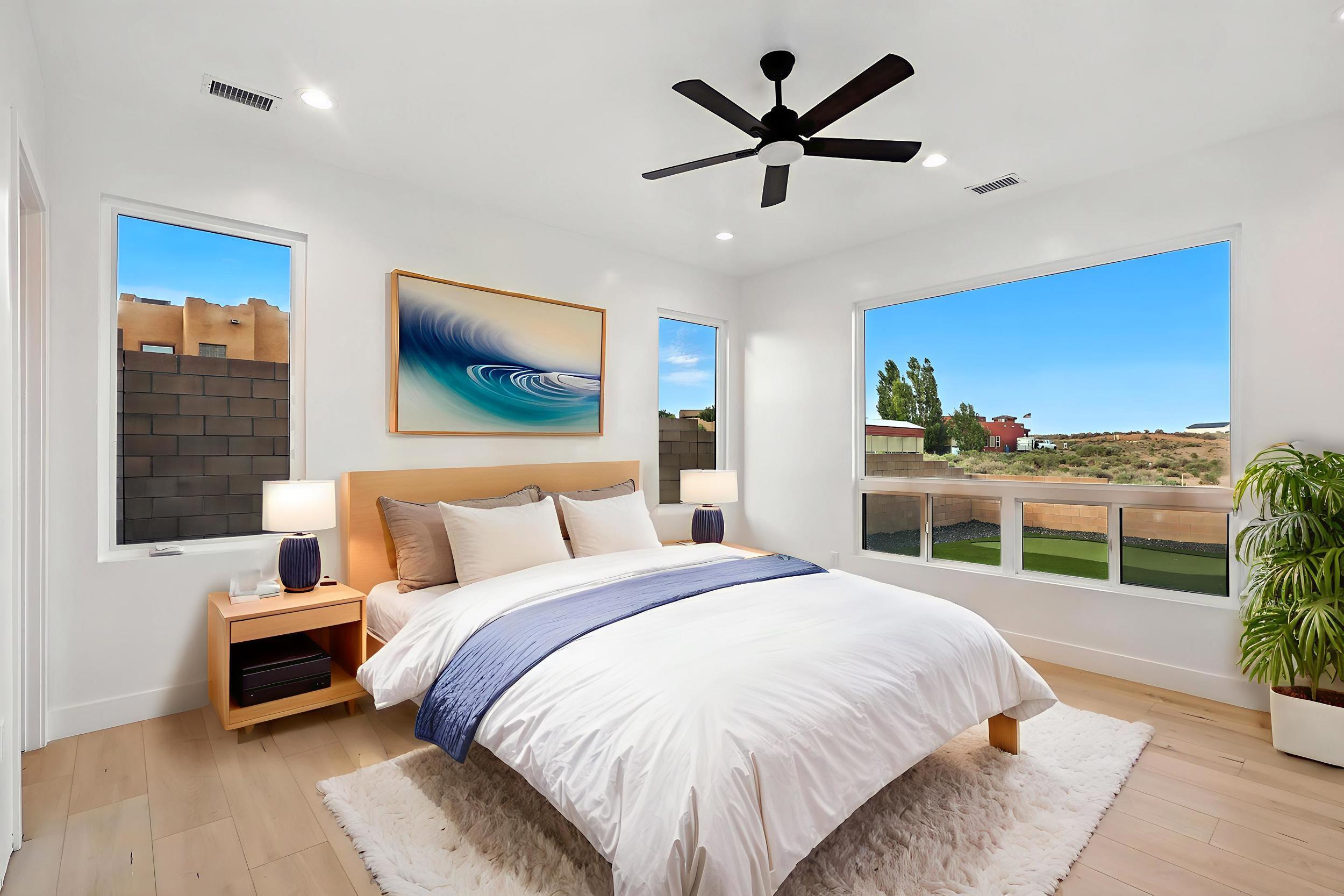 2016 Contreras Road NE