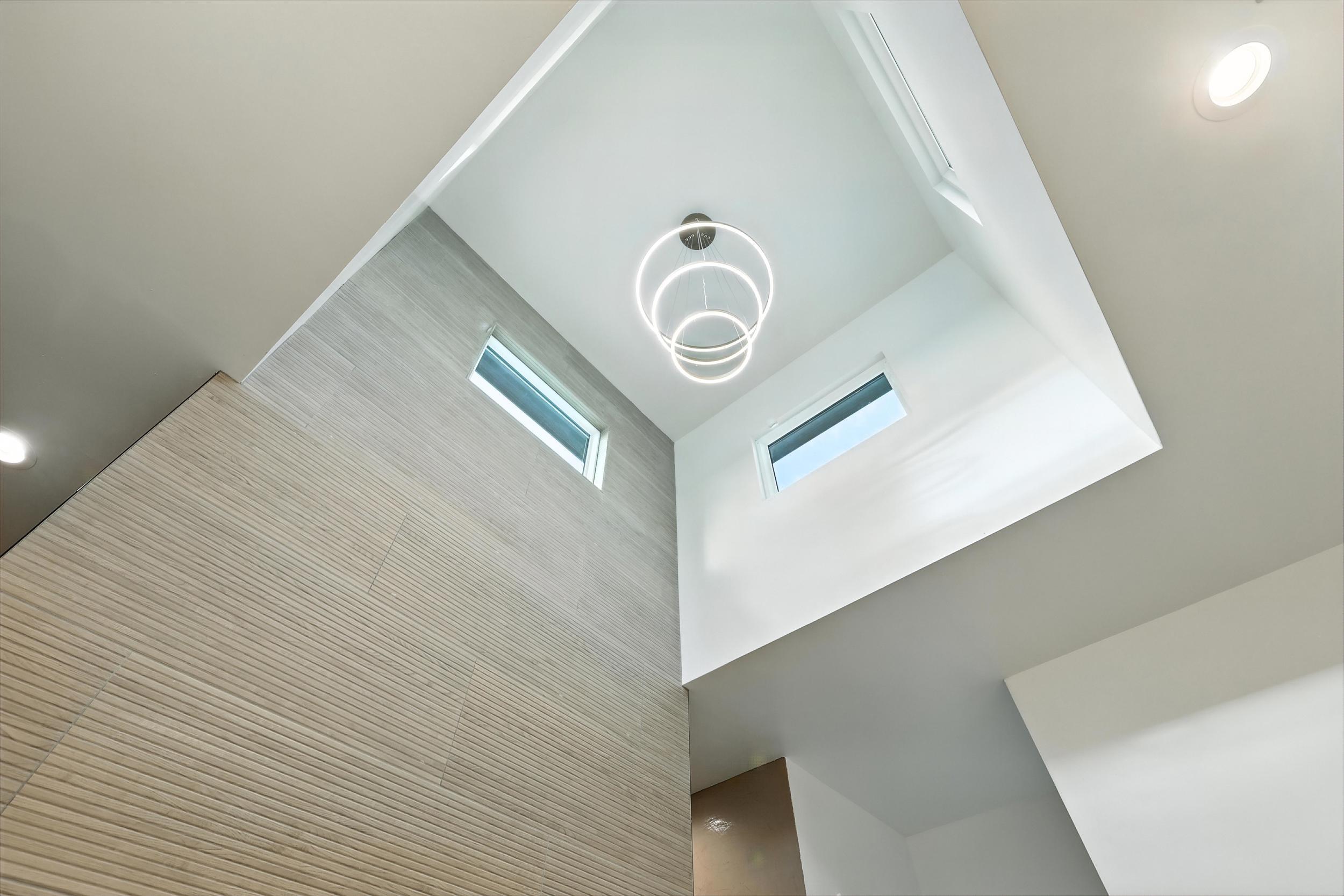 2016 Contreras Road NE