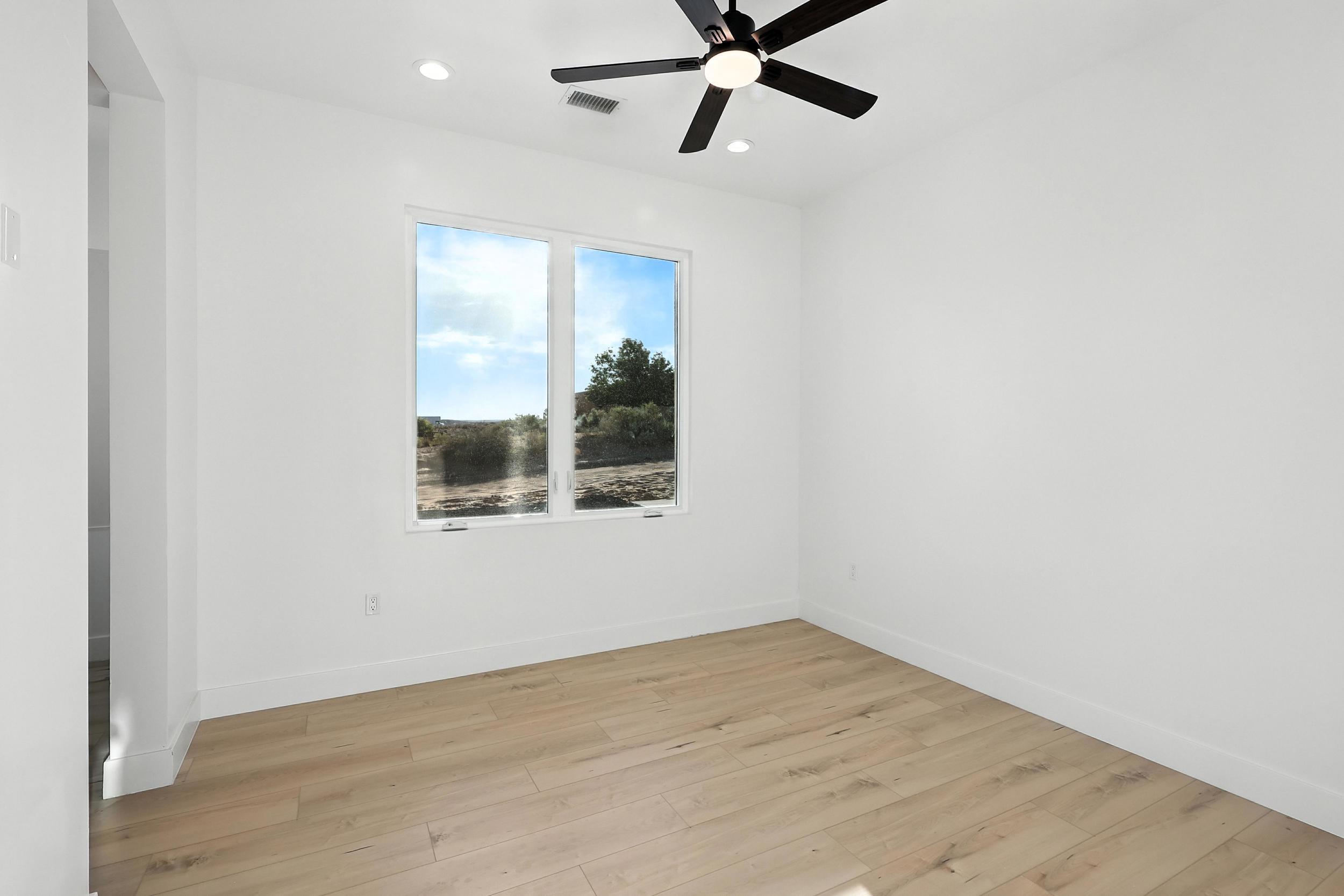 2016 Contreras Road NE