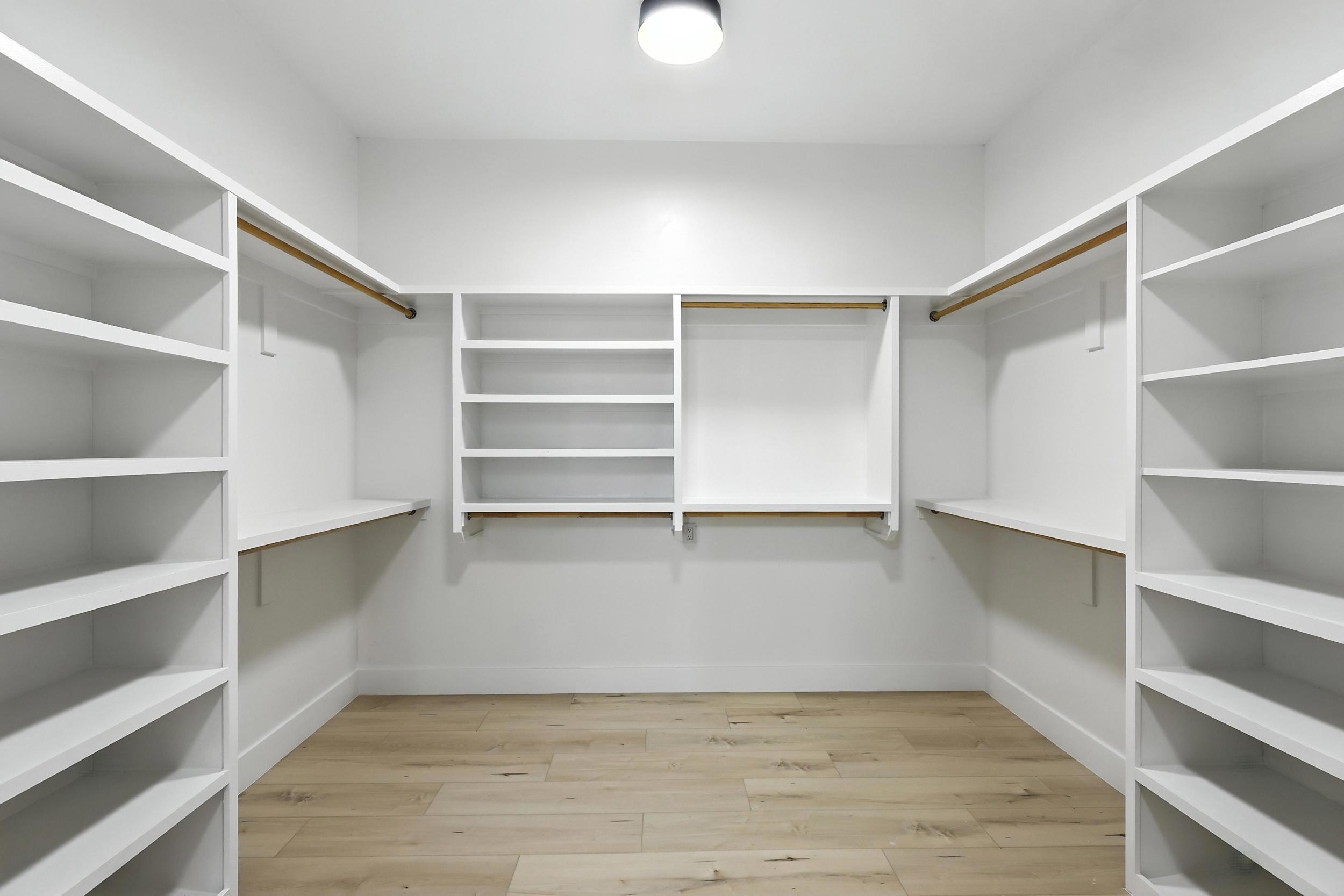 2016 Contreras Road NE