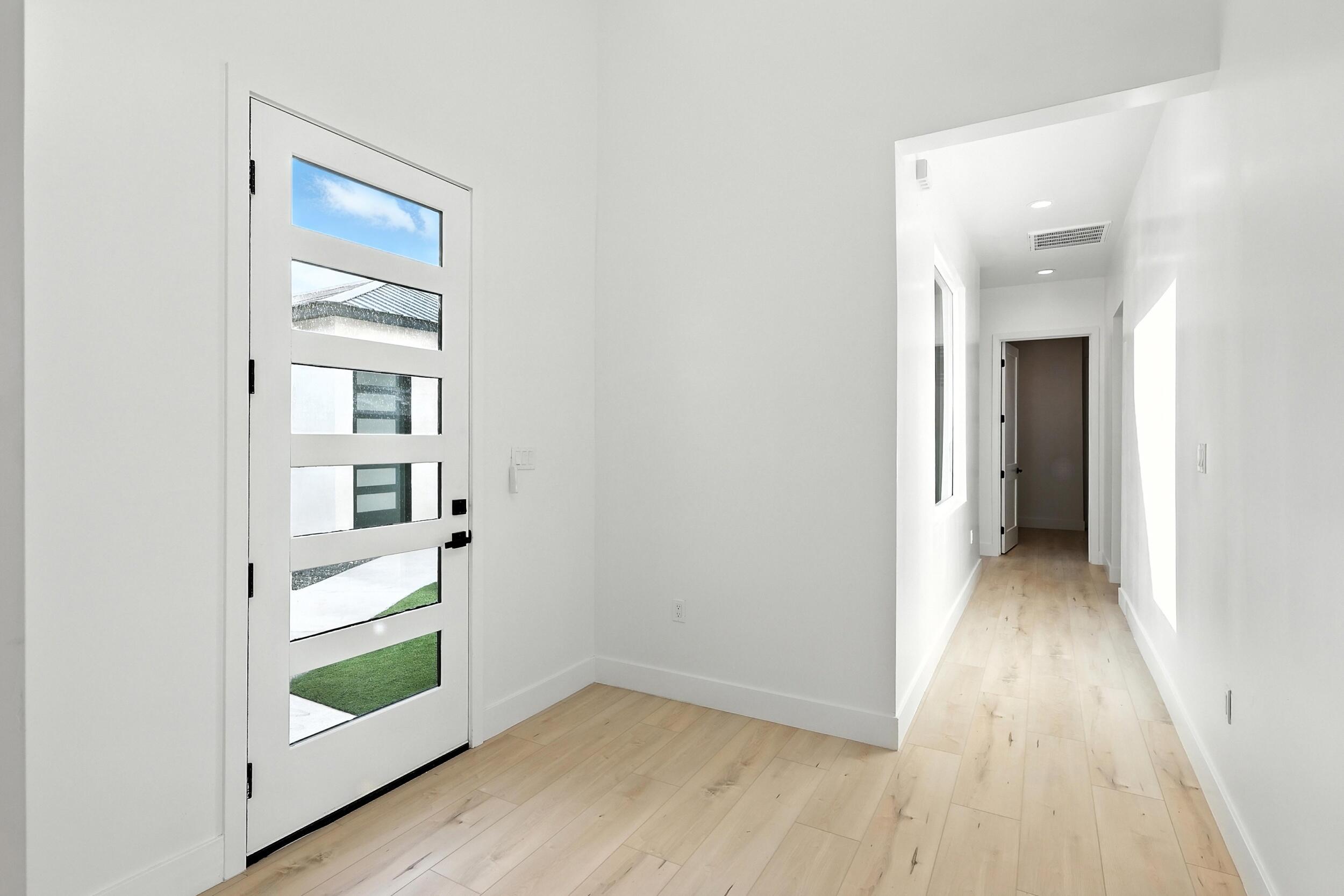 2016 Contreras Road NE