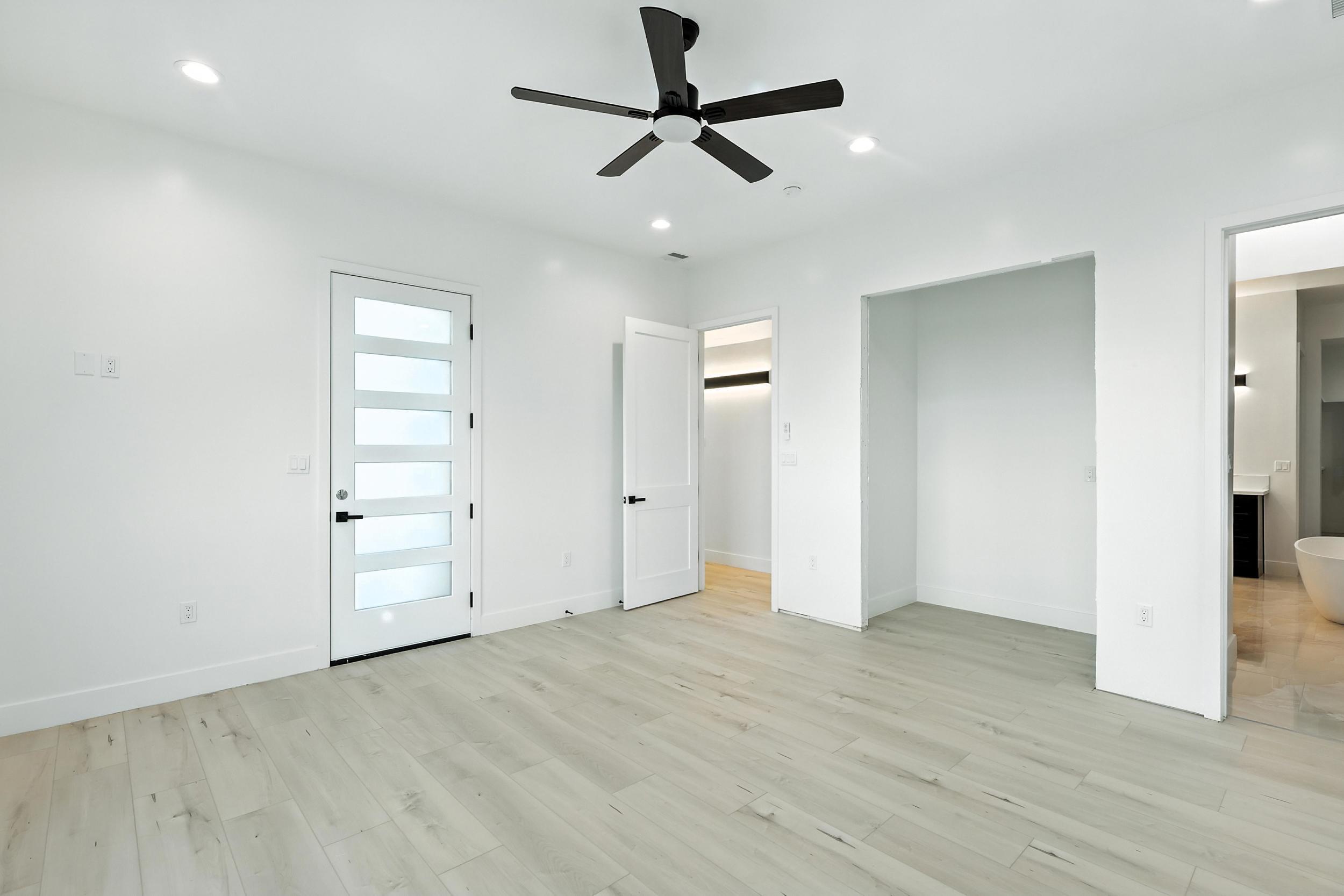 2016 Contreras Road NE