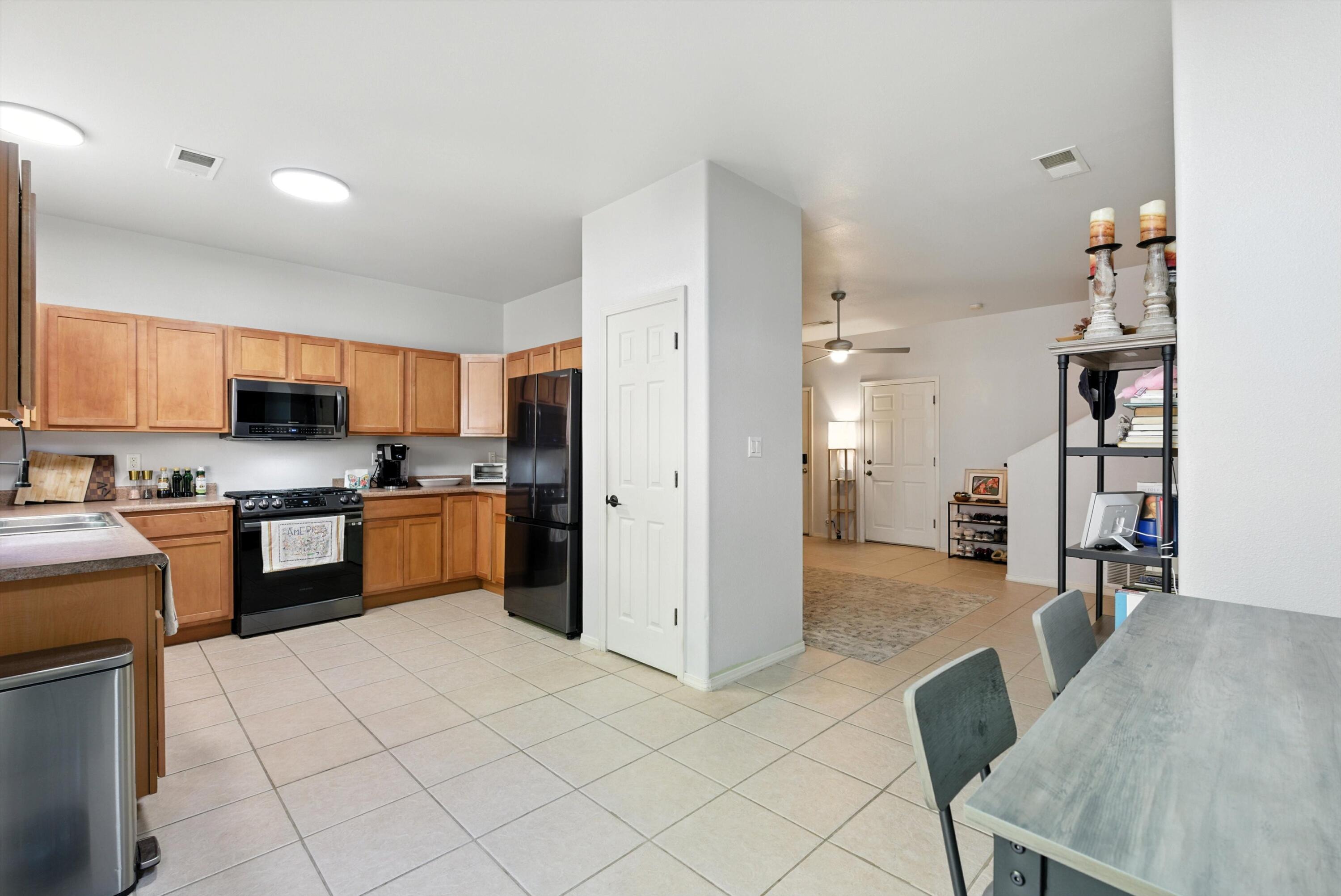 1548 OCEAN BREEZE Drive NE