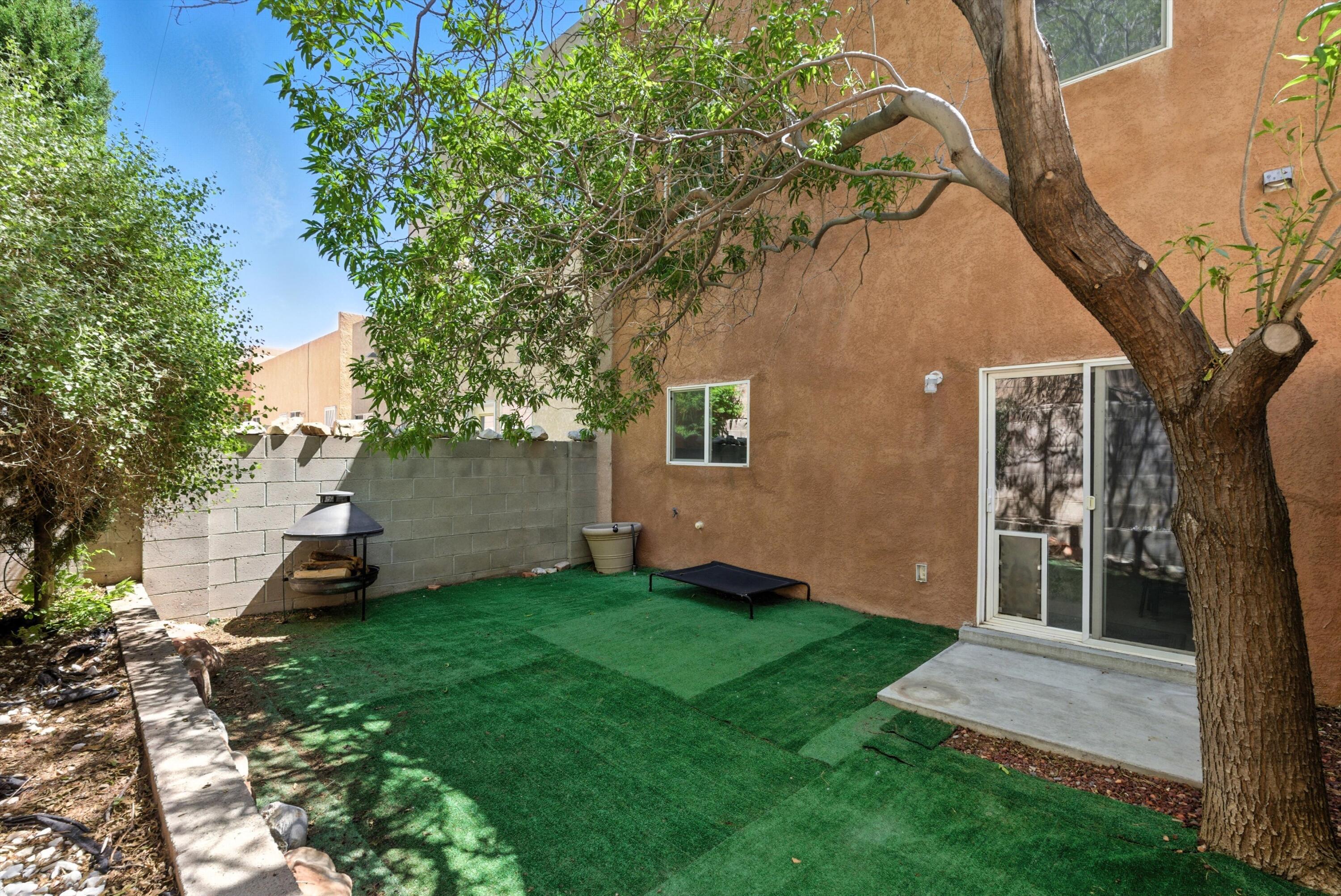 1548 OCEAN BREEZE Drive NE