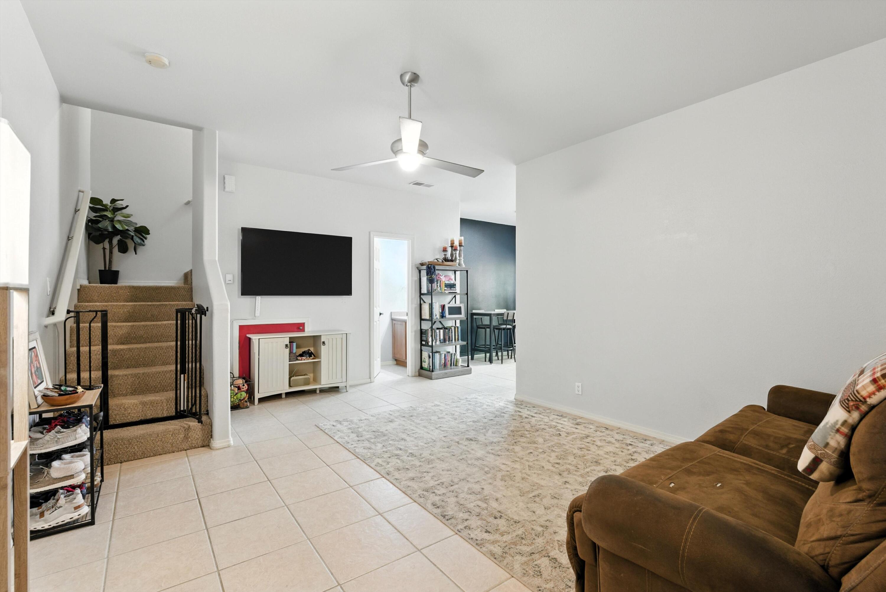 1548 OCEAN BREEZE Drive NE