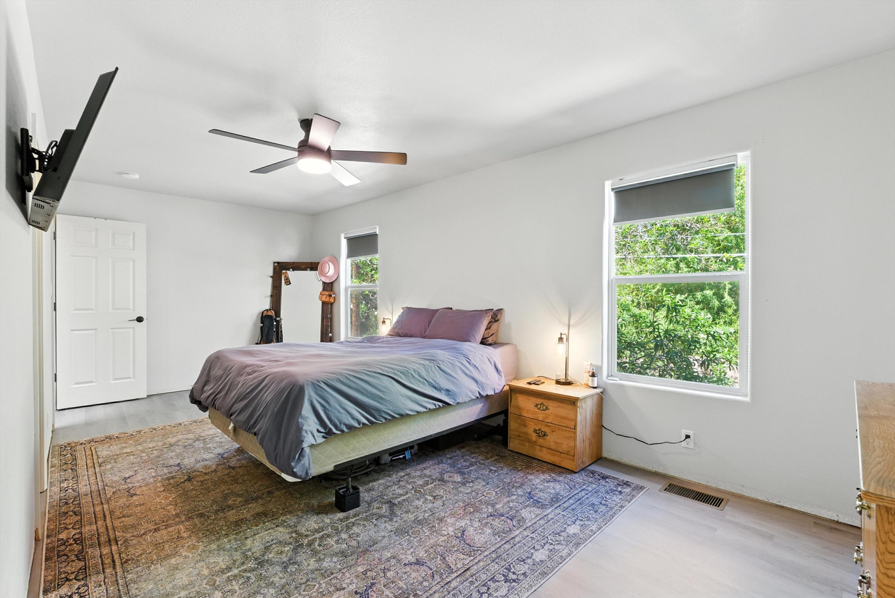 1548 OCEAN BREEZE Drive NE