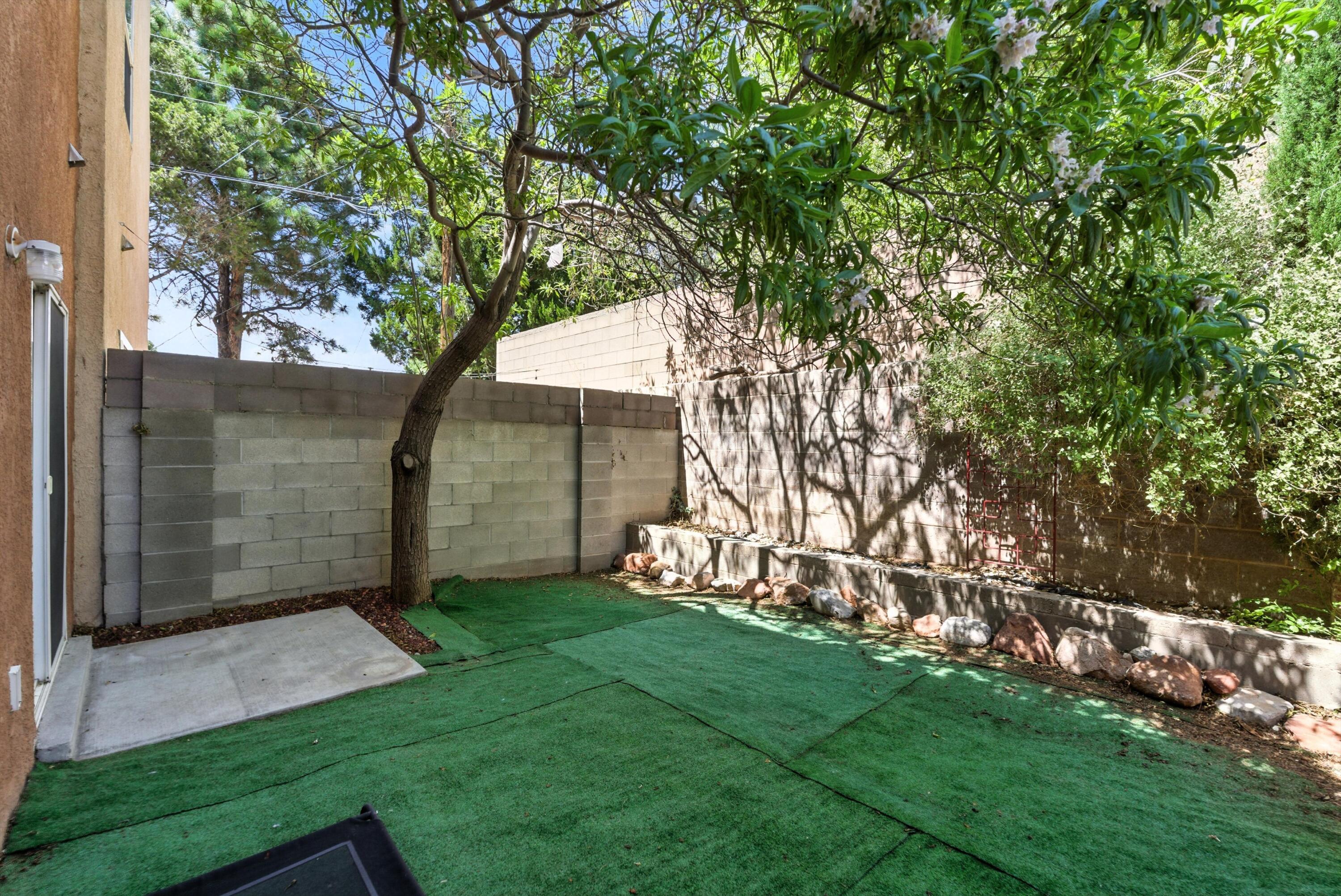 1548 OCEAN BREEZE Drive NE