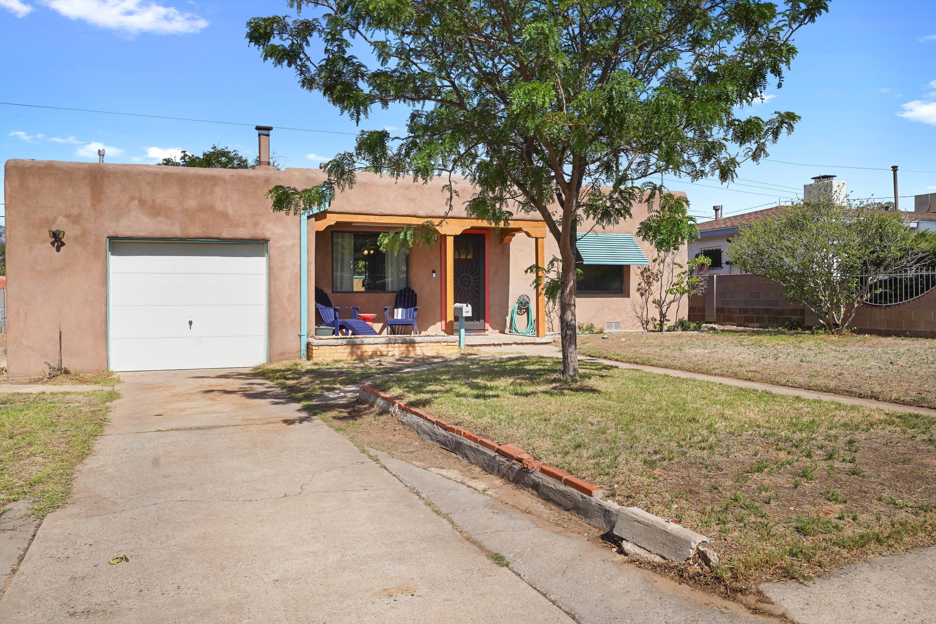 404 LAGUAYRA Drive NE