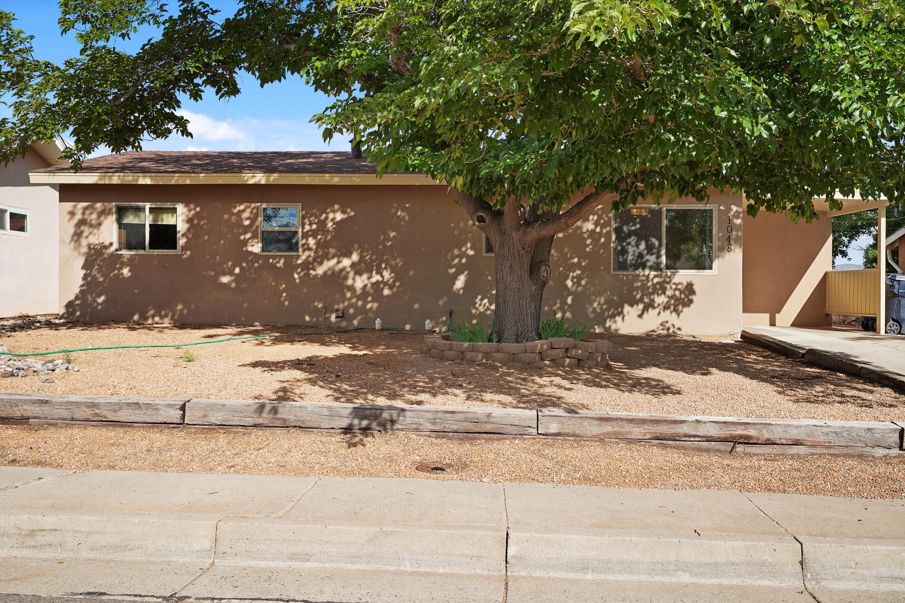 1048 BETTS Street NE