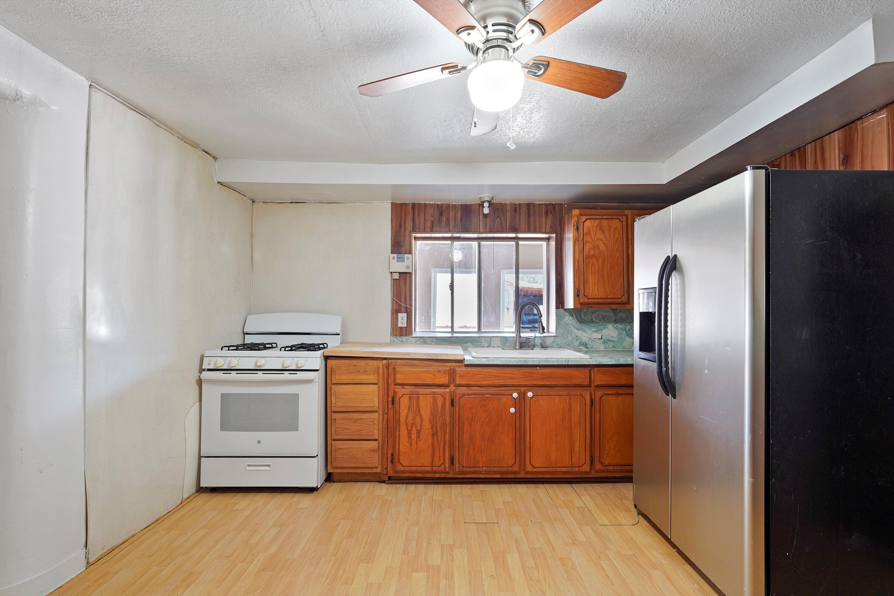 1237 GABALDON Road