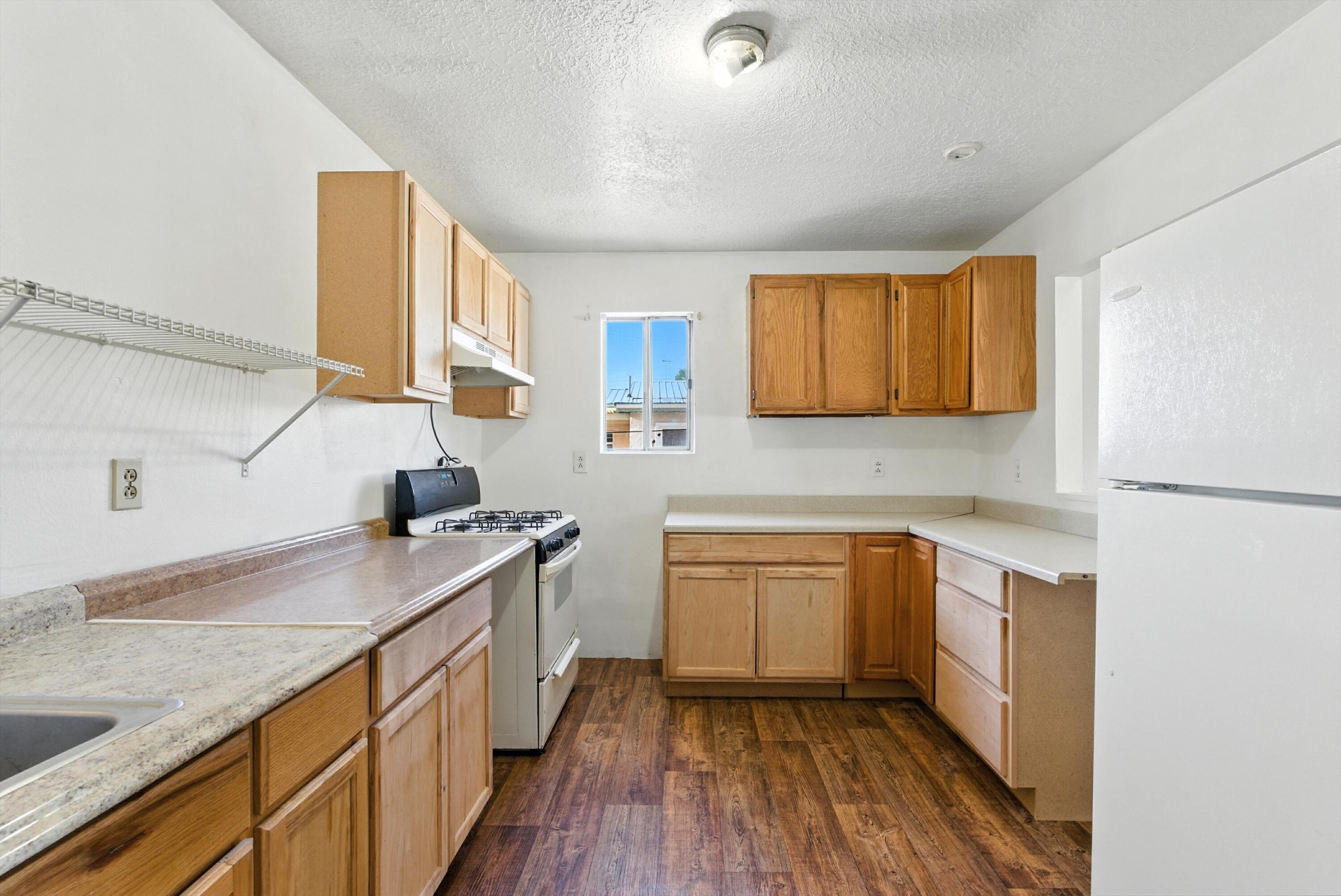 1237 GABALDON Road