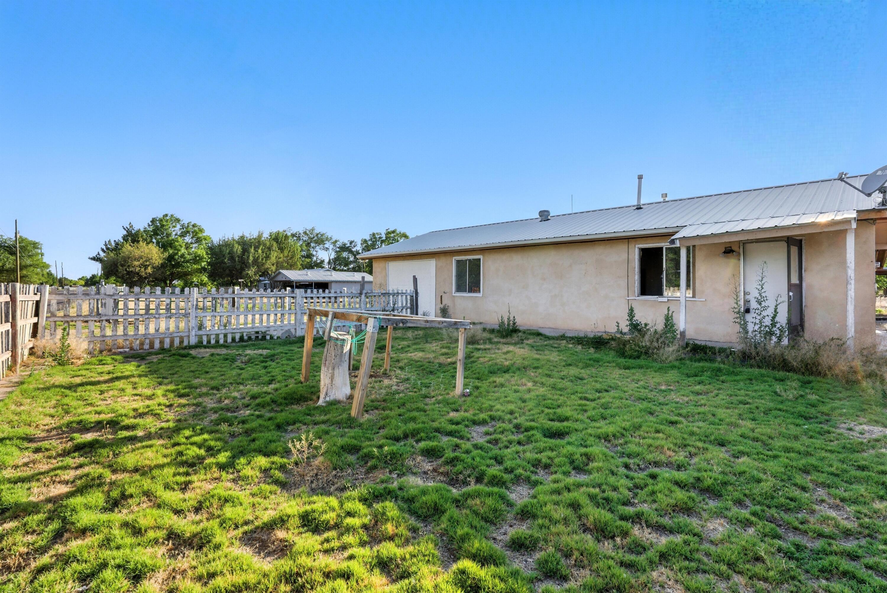 1237 GABALDON Road