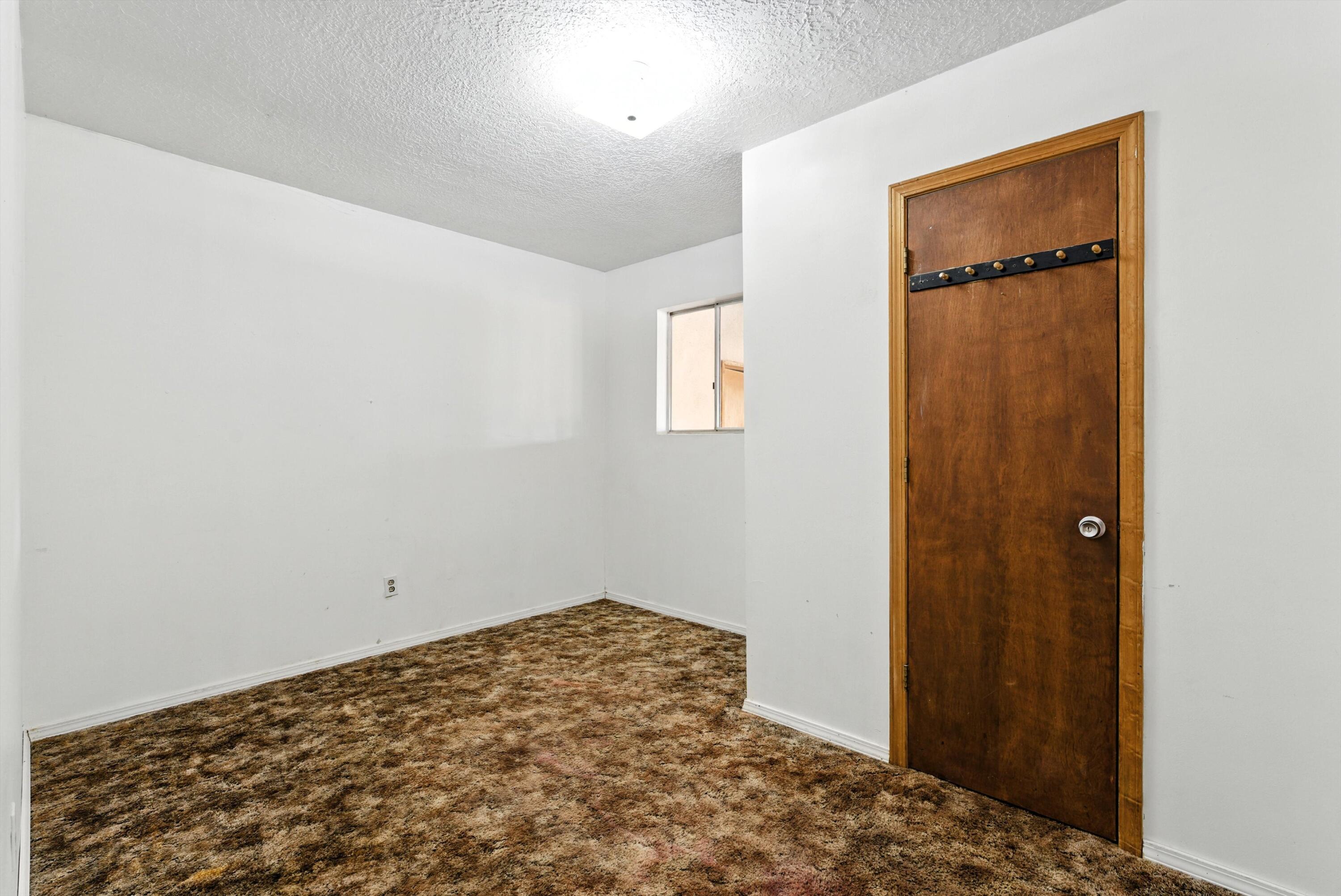 1237 GABALDON Road