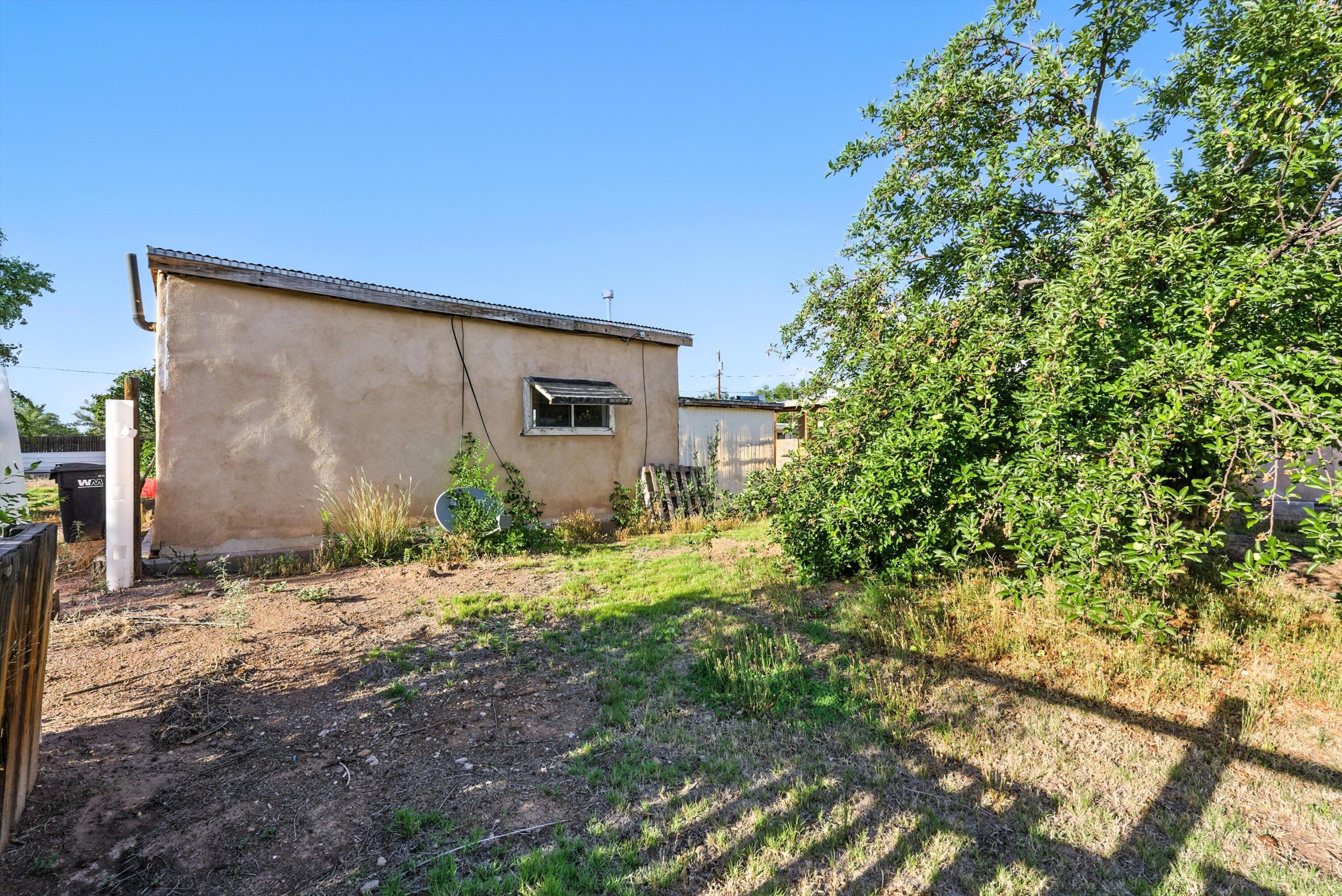 1237 GABALDON Road