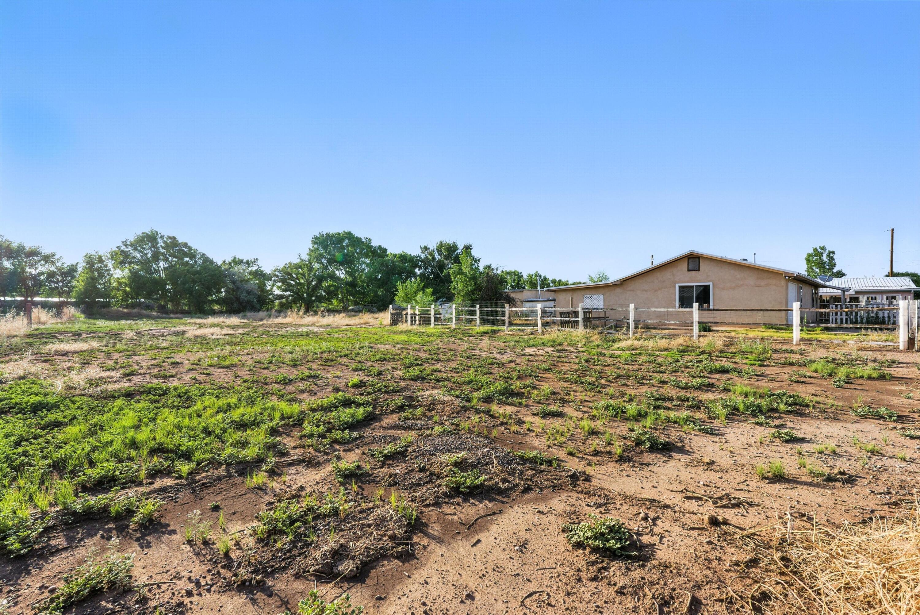 1237 GABALDON Road