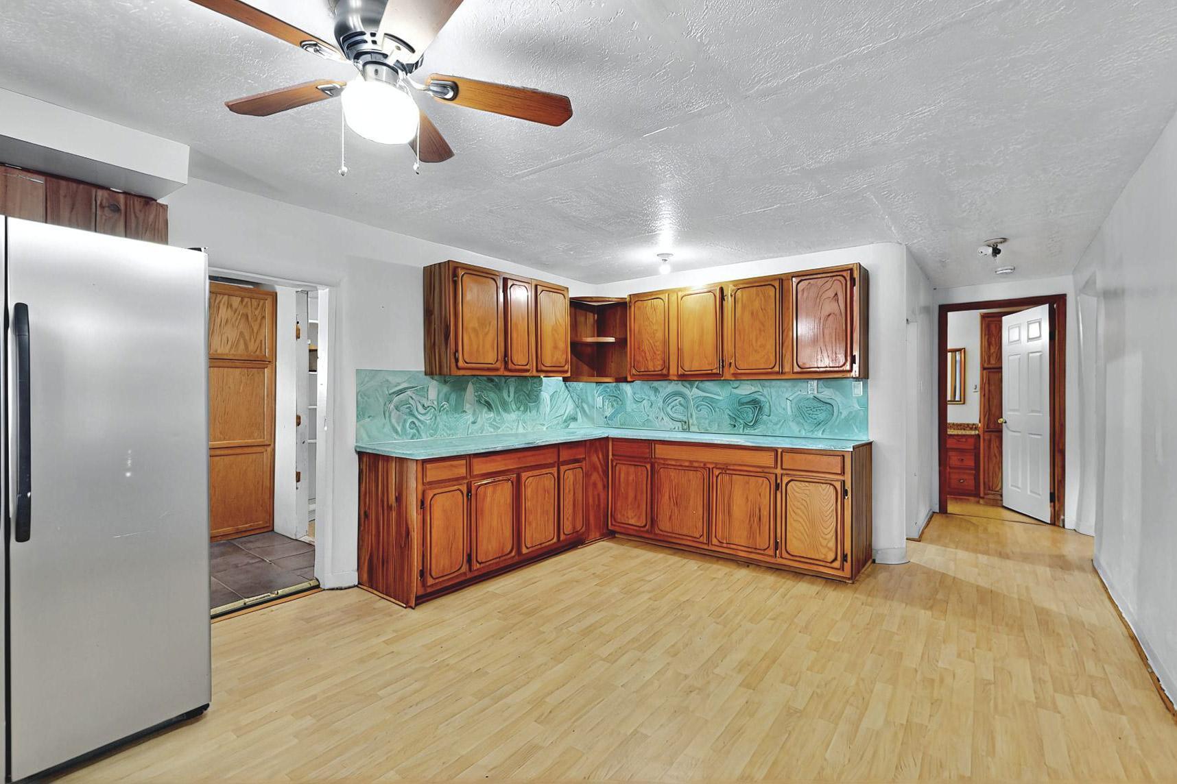 1237 GABALDON Road