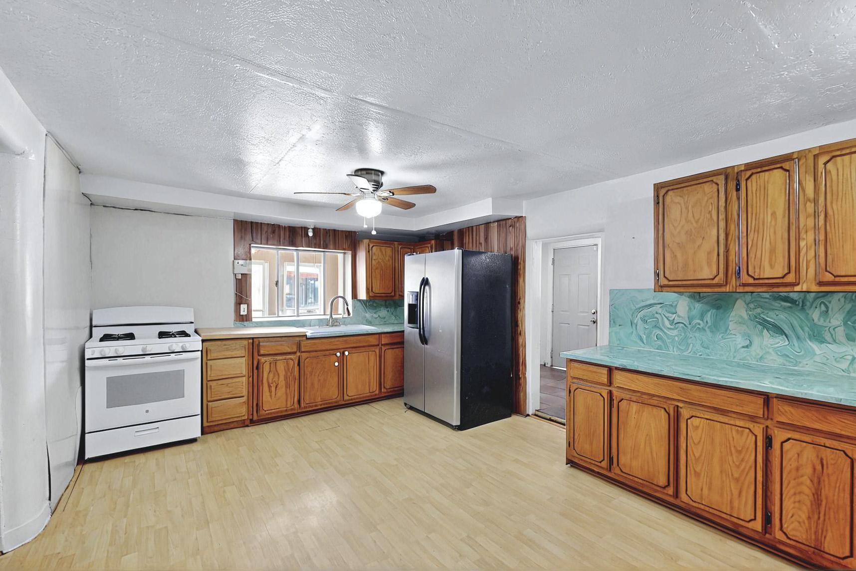 1237 GABALDON Road