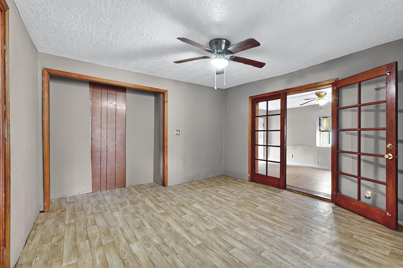 1237 GABALDON Road