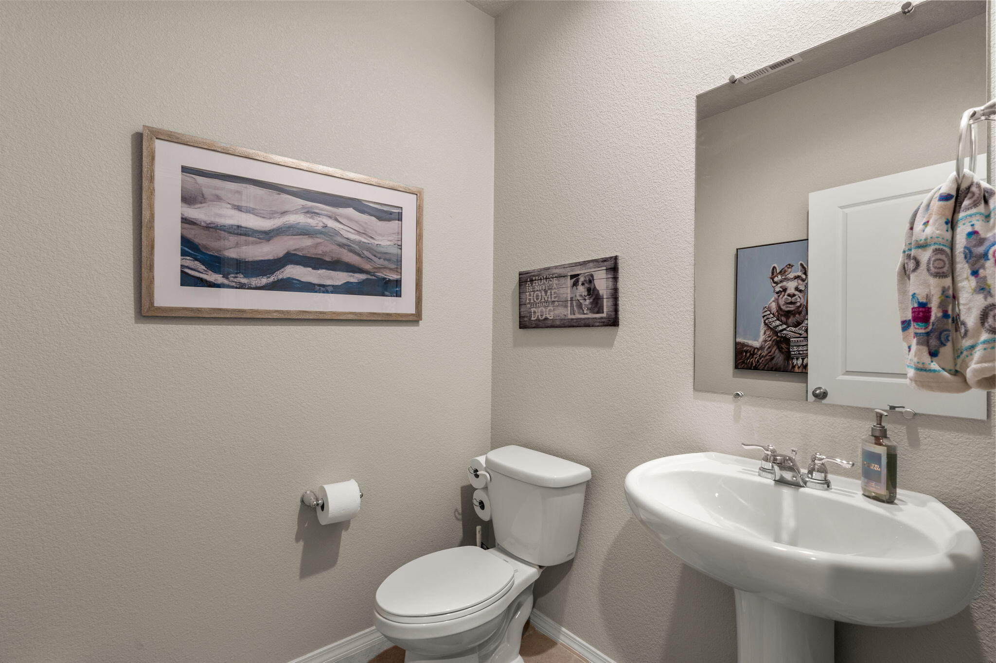 4337 SKYLINE Loop NE