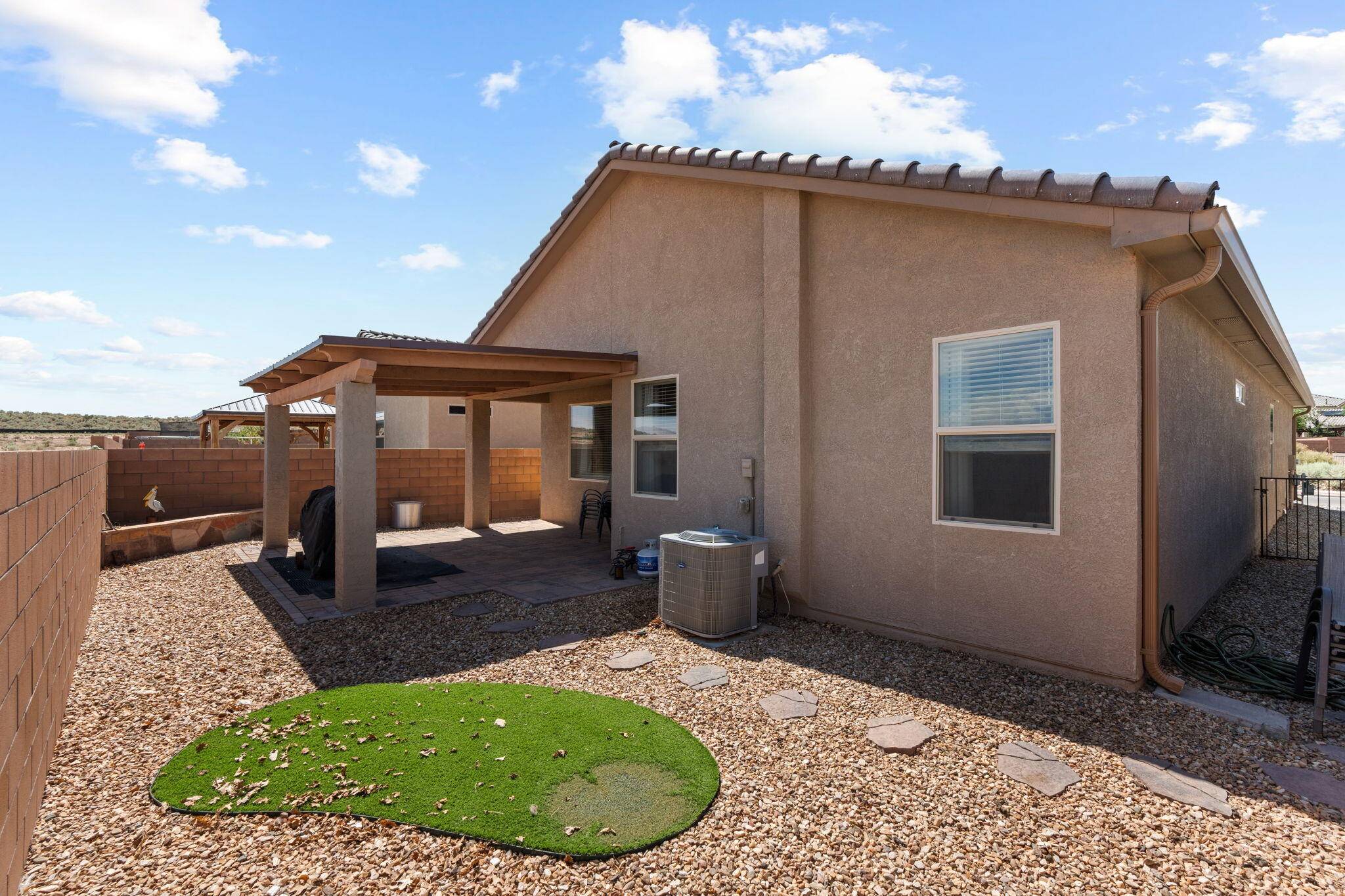 4337 SKYLINE Loop NE