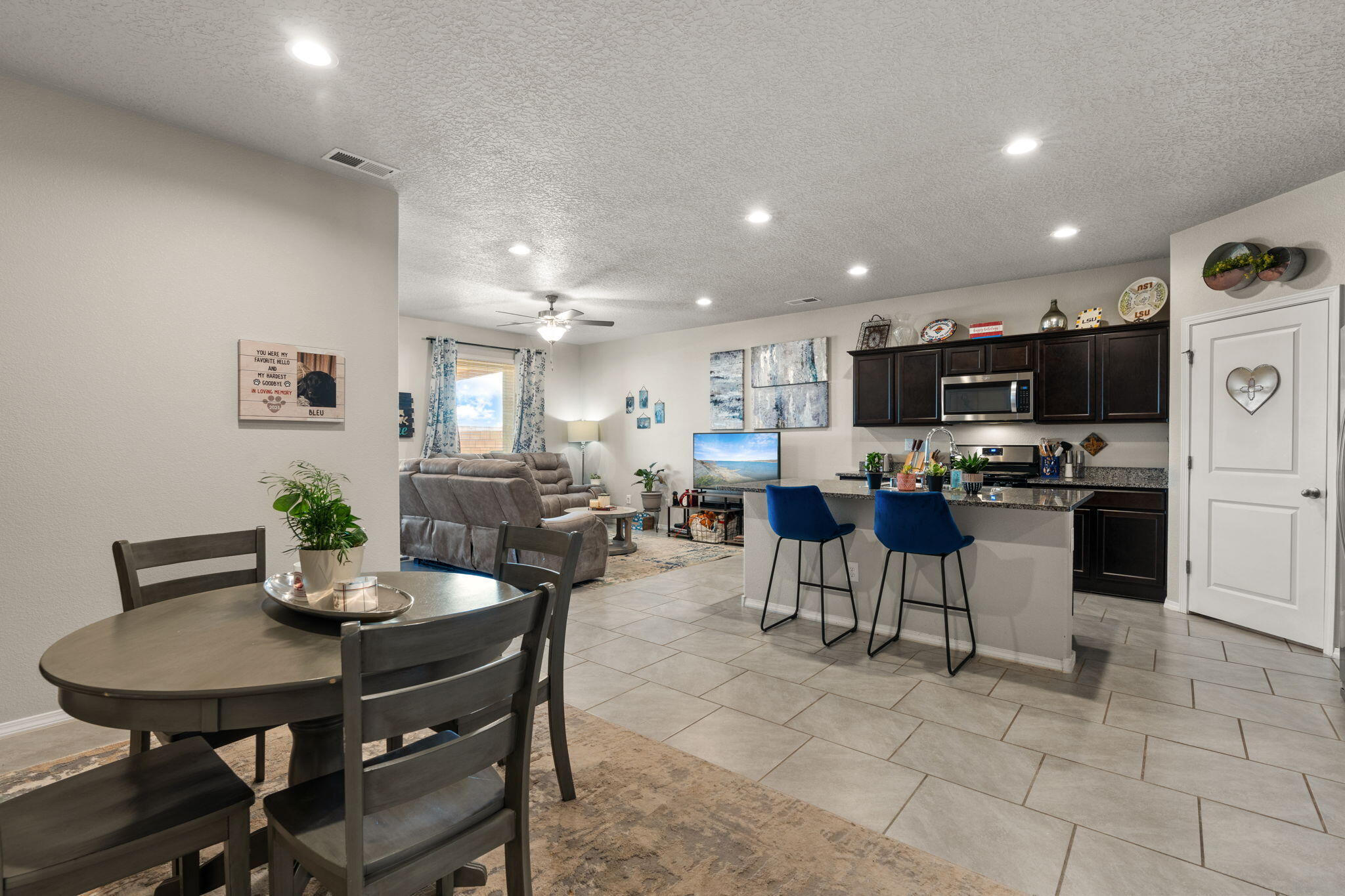 4337 SKYLINE Loop NE