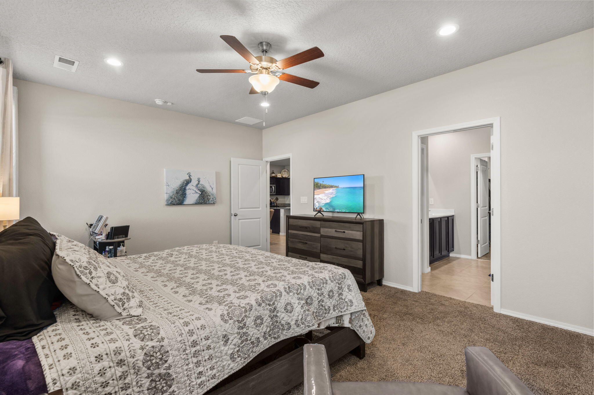 4337 SKYLINE Loop NE