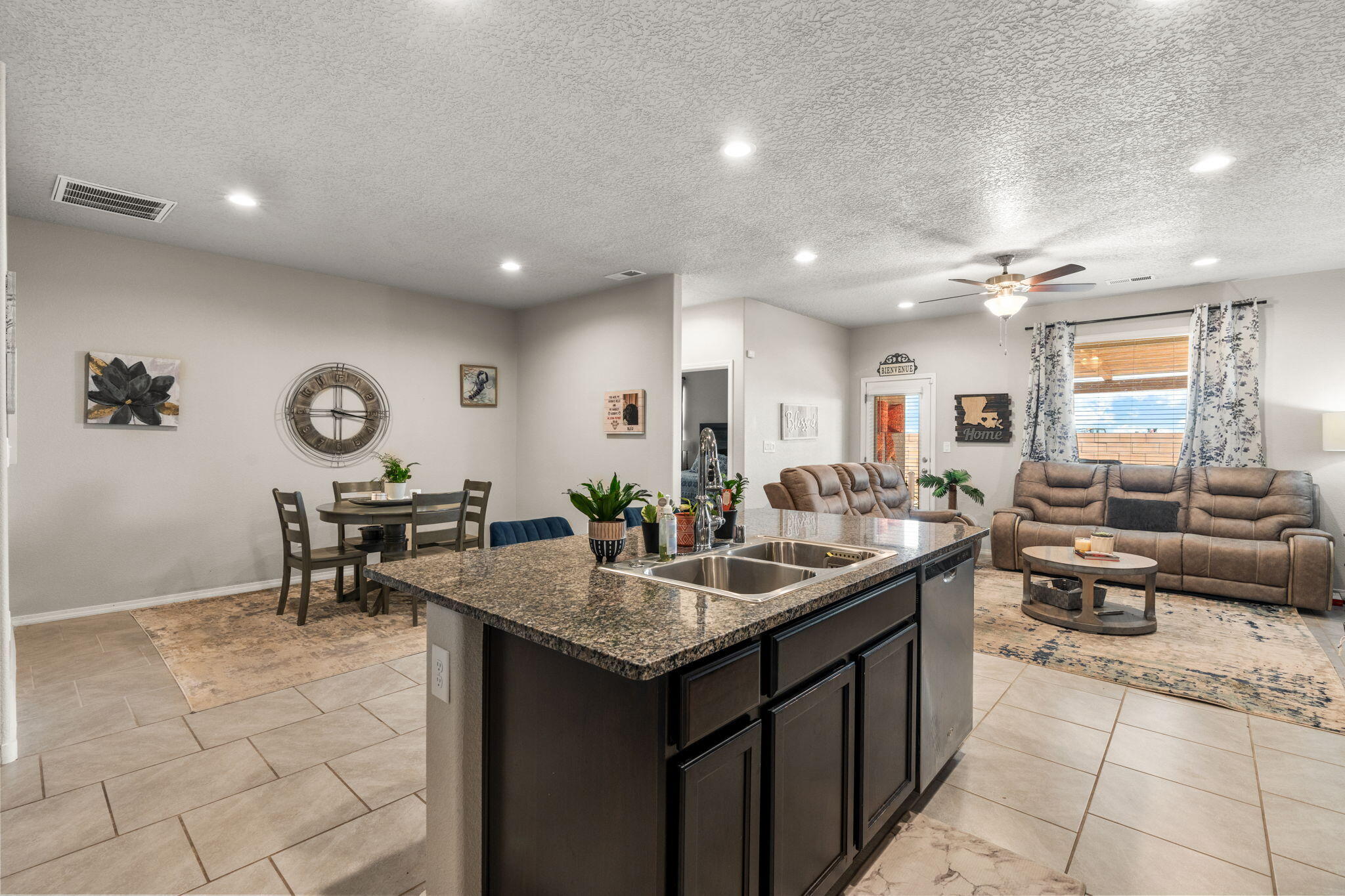 4337 SKYLINE Loop NE