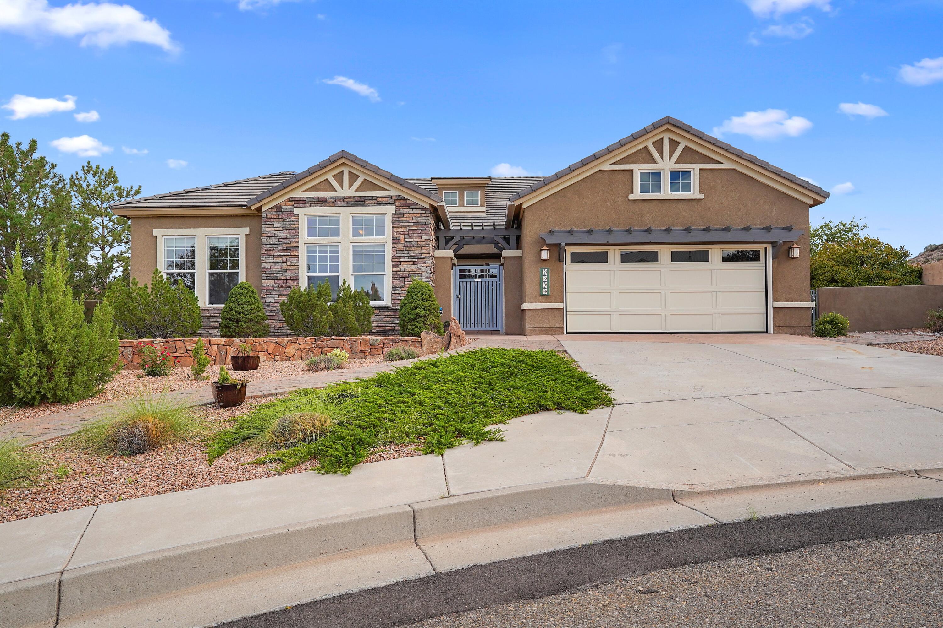2308 Desert View Road NE