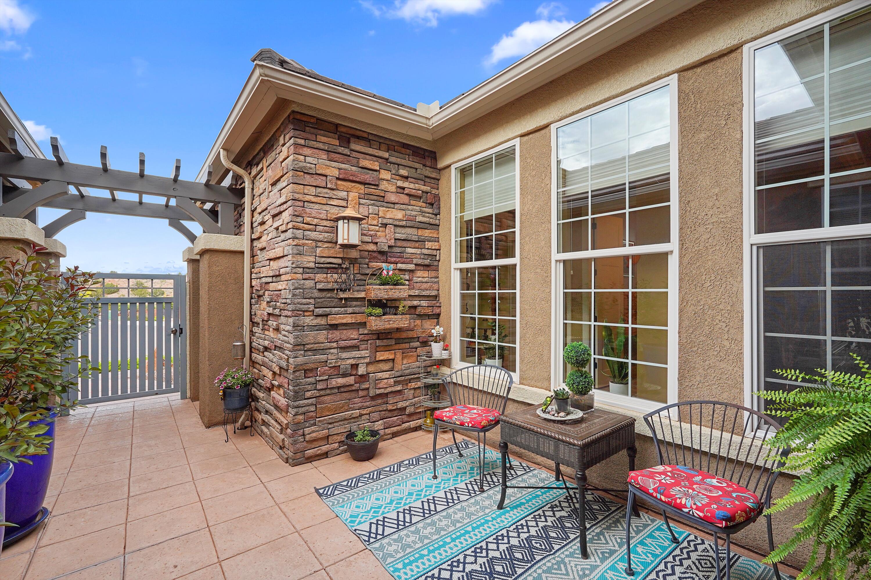 2308 Desert View Road NE
