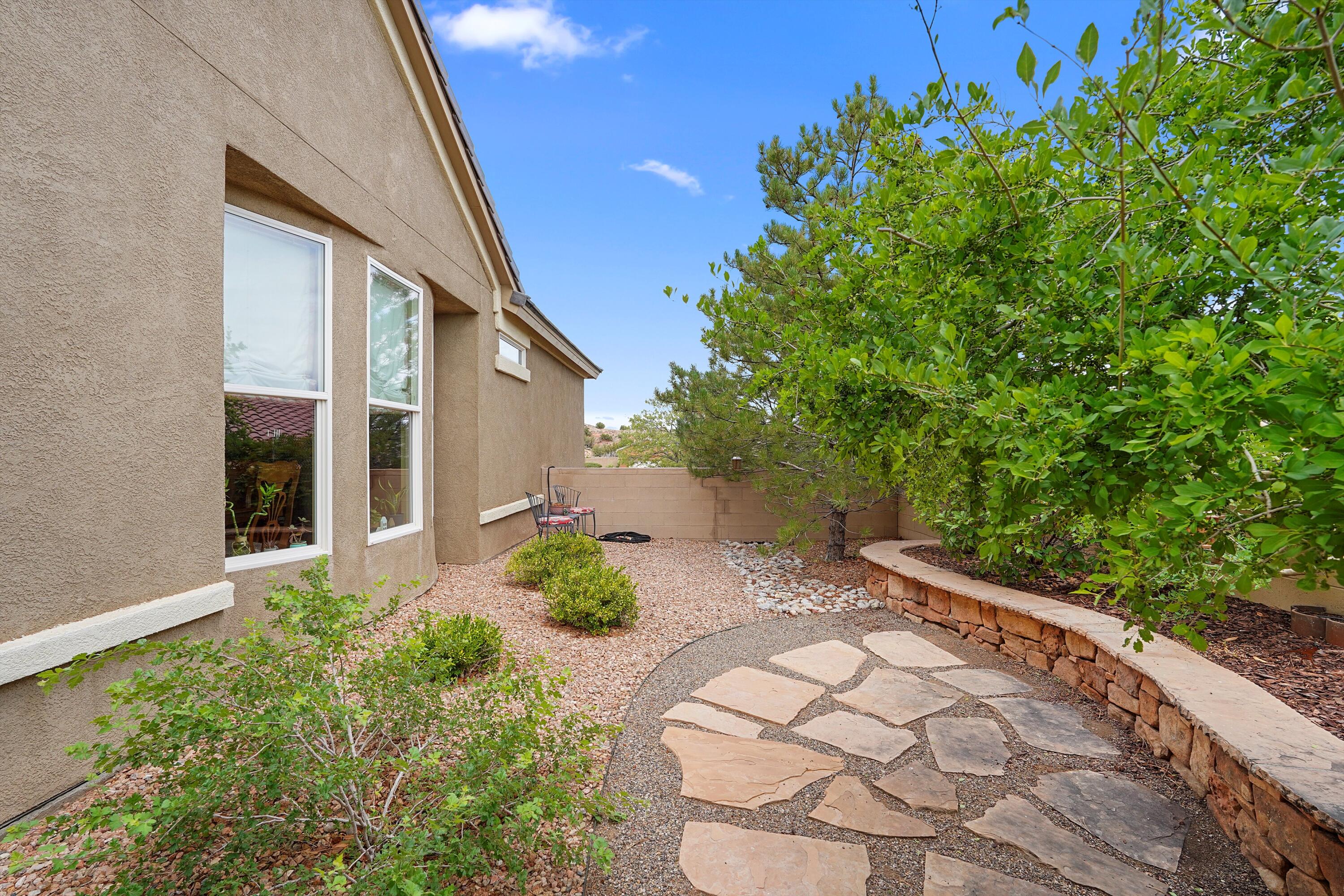 2308 Desert View Road NE