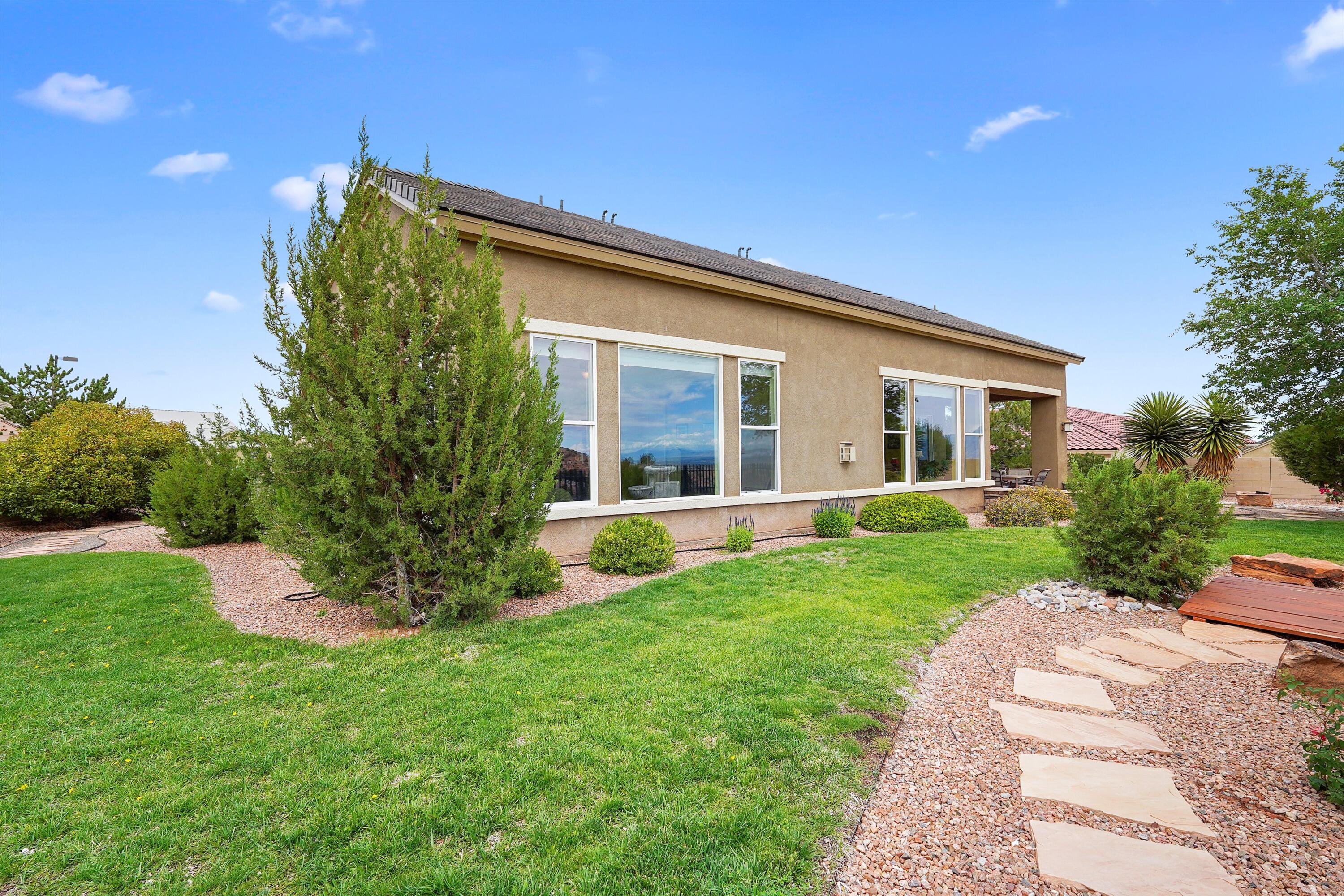 2308 Desert View Road NE