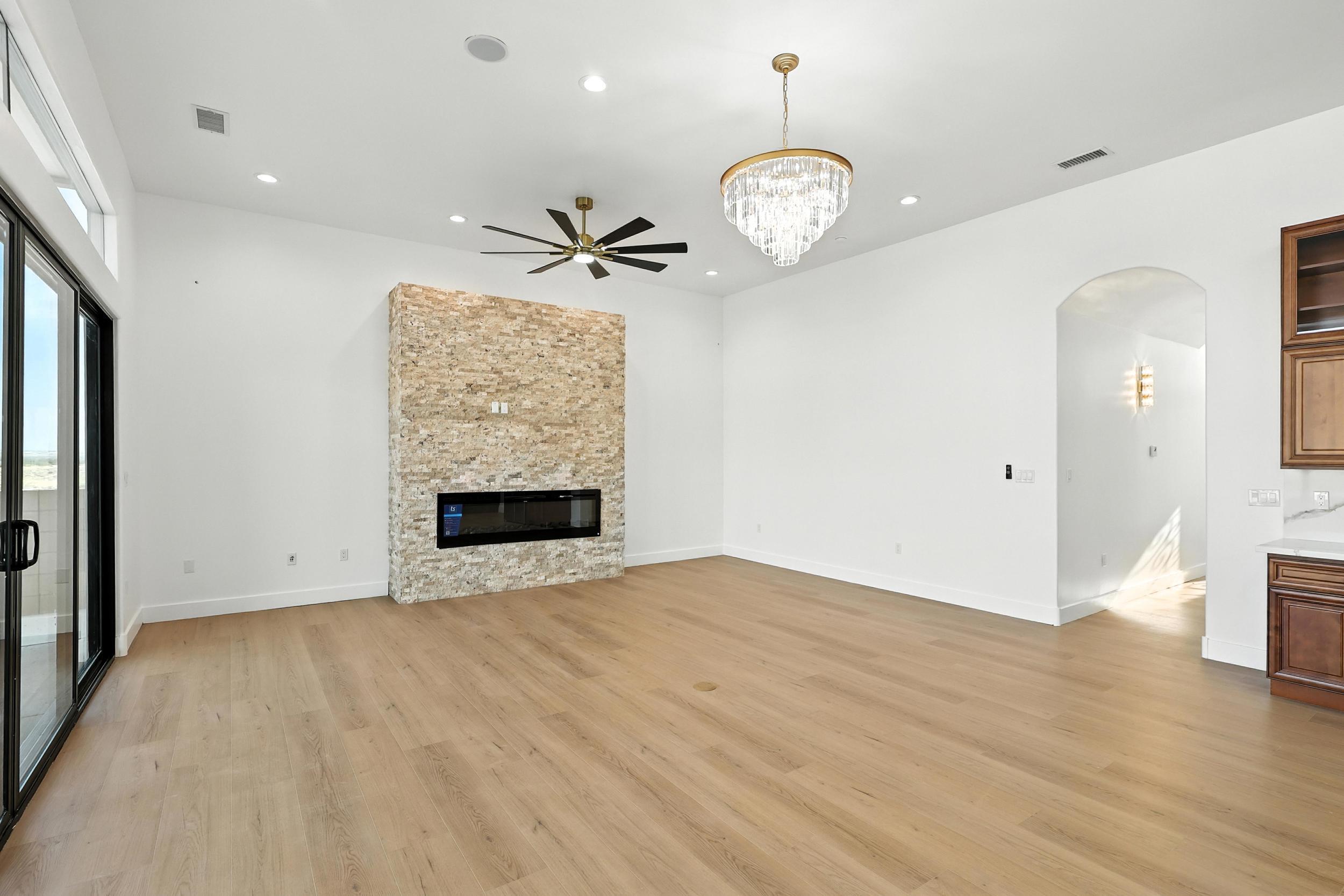 2012 Contreras Road NE