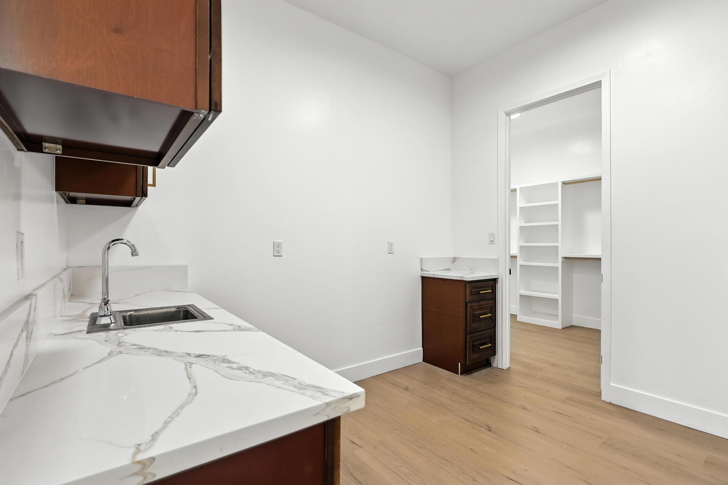 2012 Contreras Road NE