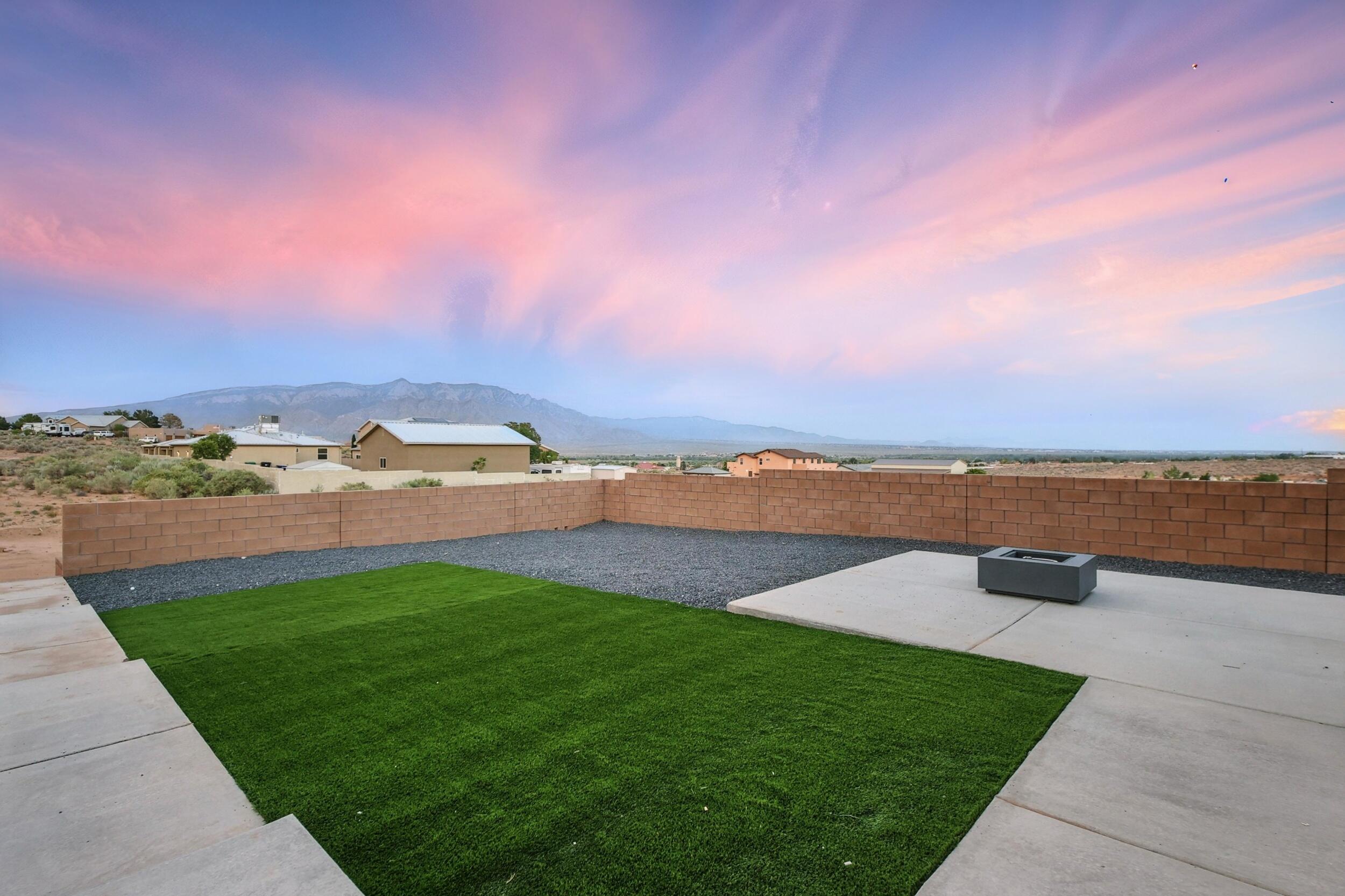 2012 Contreras Road NE