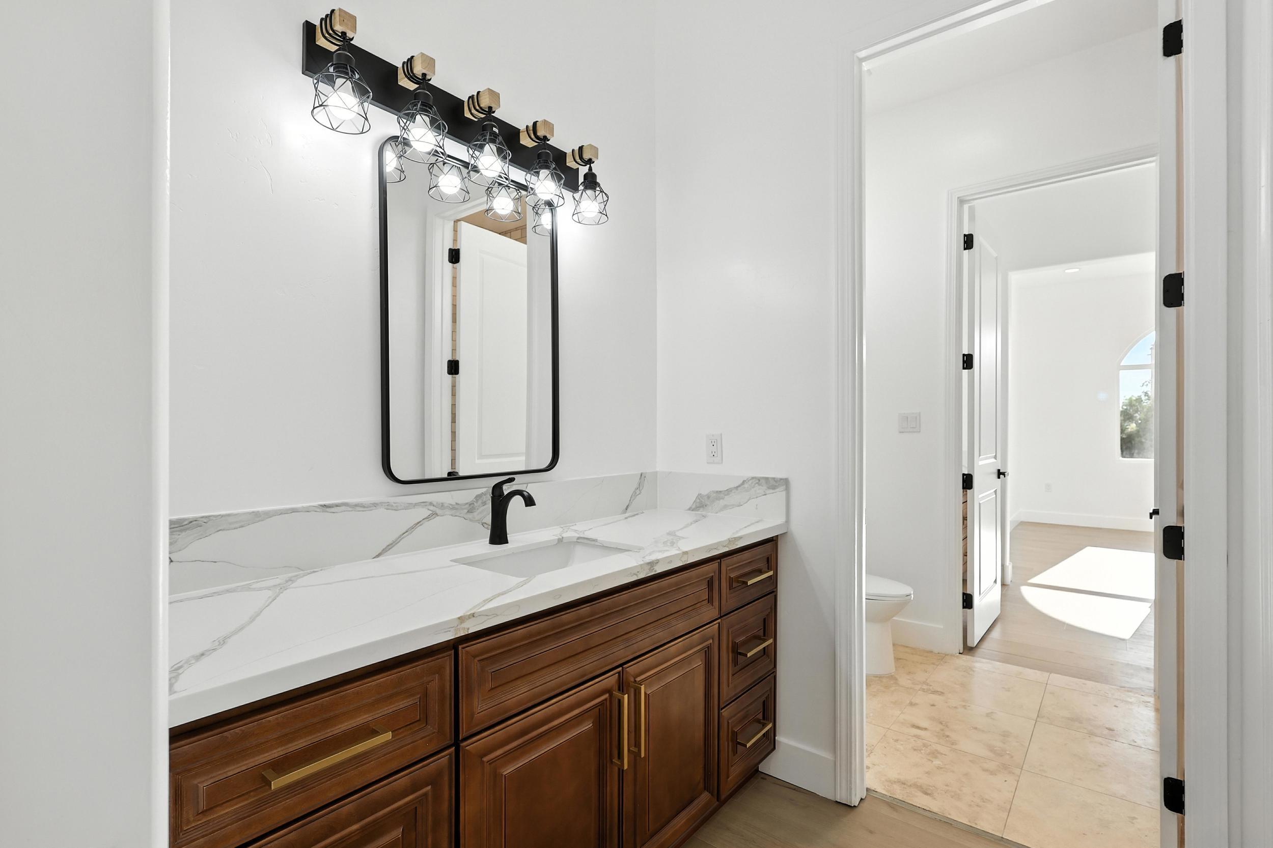 2012 Contreras Road NE