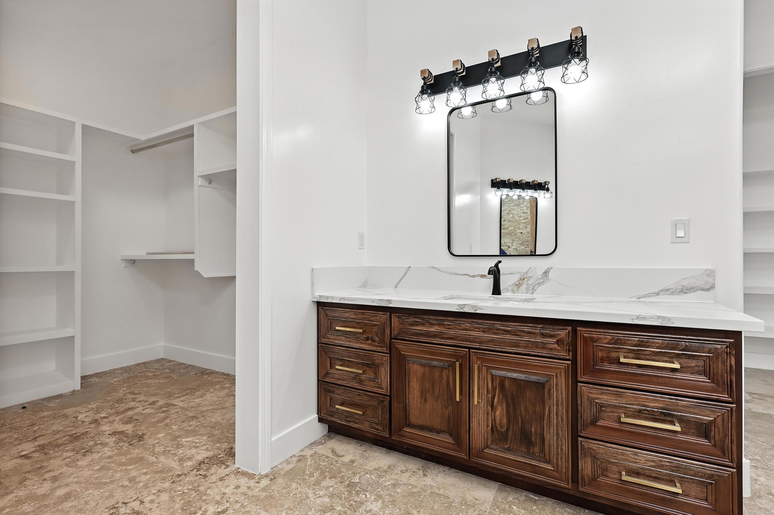 2012 Contreras Road NE