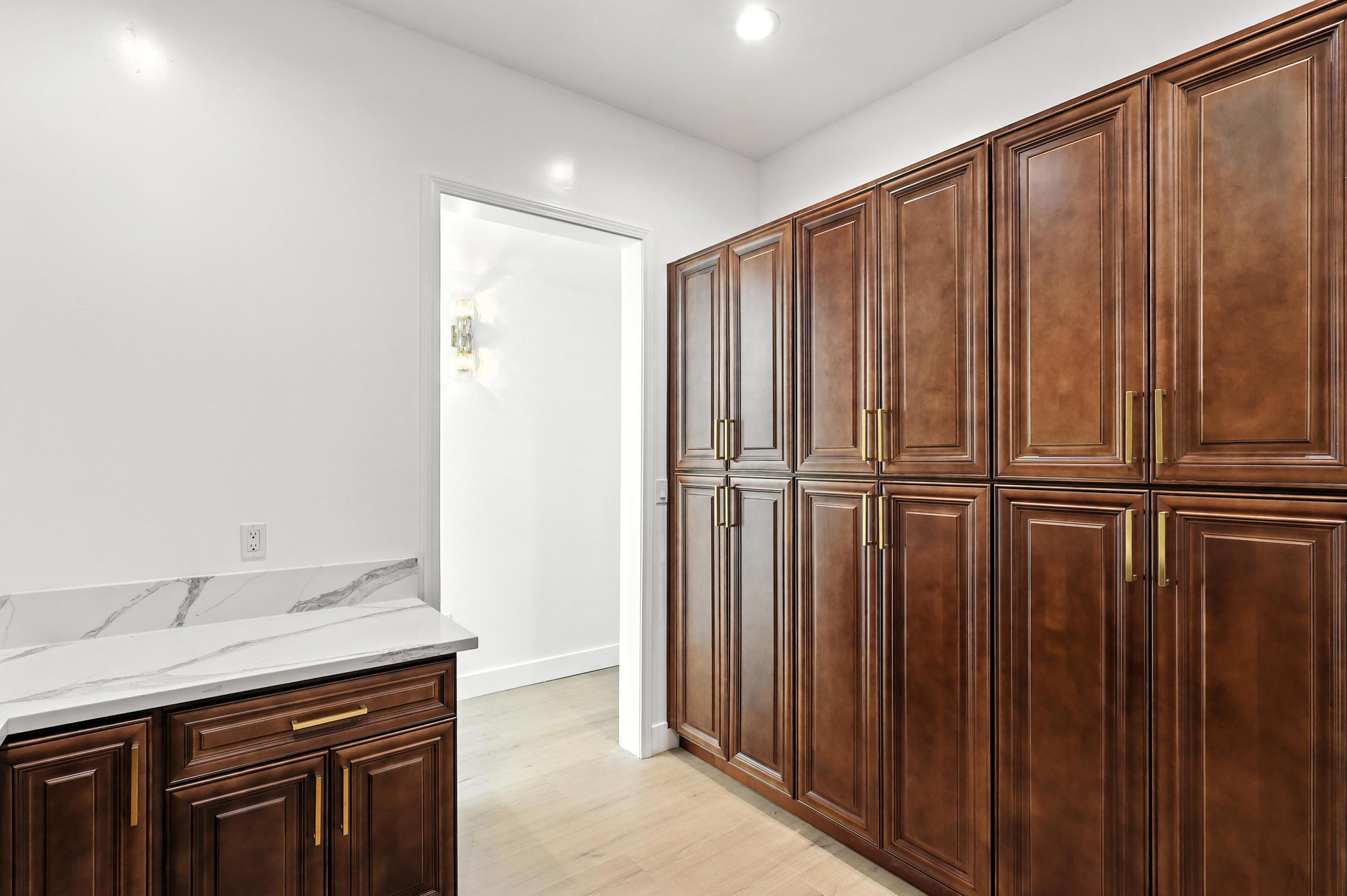 2012 Contreras Road NE