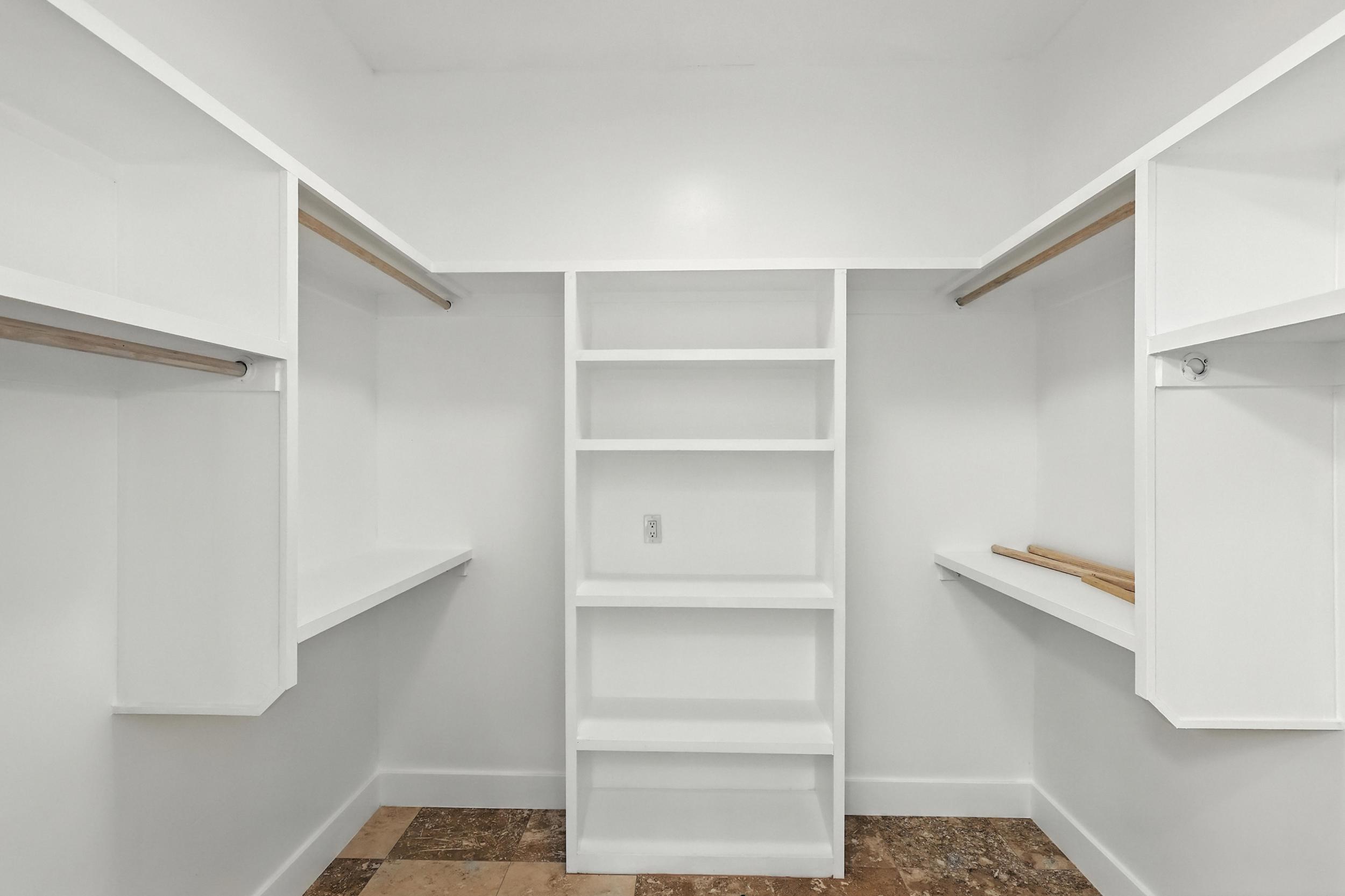 2012 Contreras Road NE