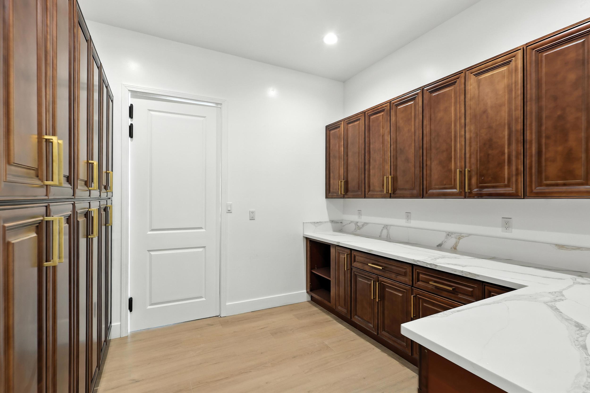 2012 Contreras Road NE