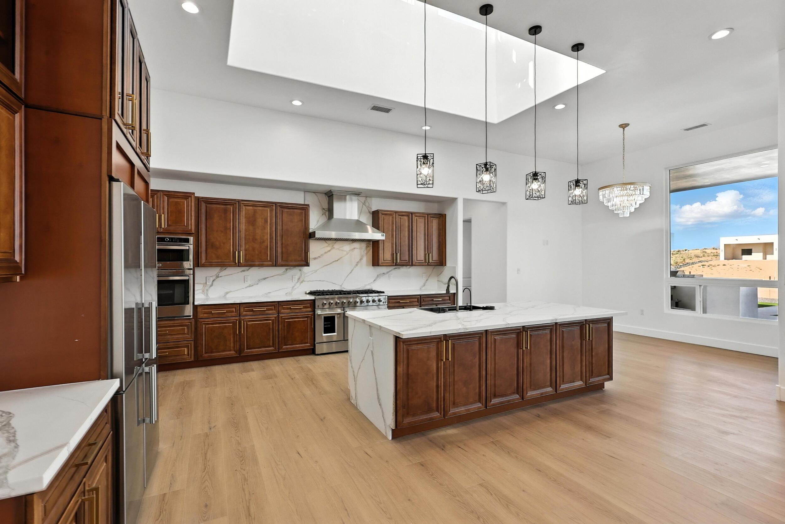 2012 Contreras Road NE