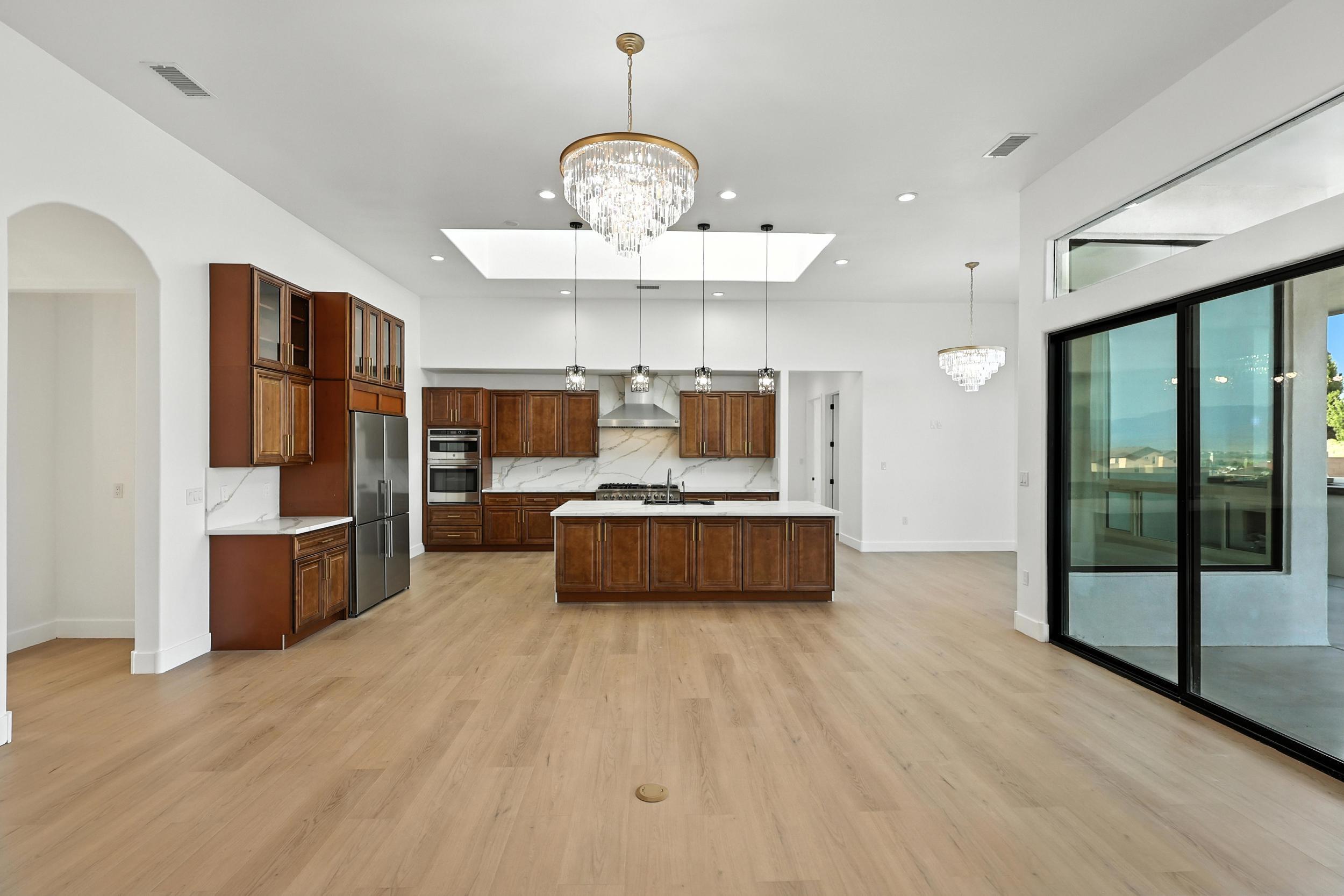 2012 Contreras Road NE