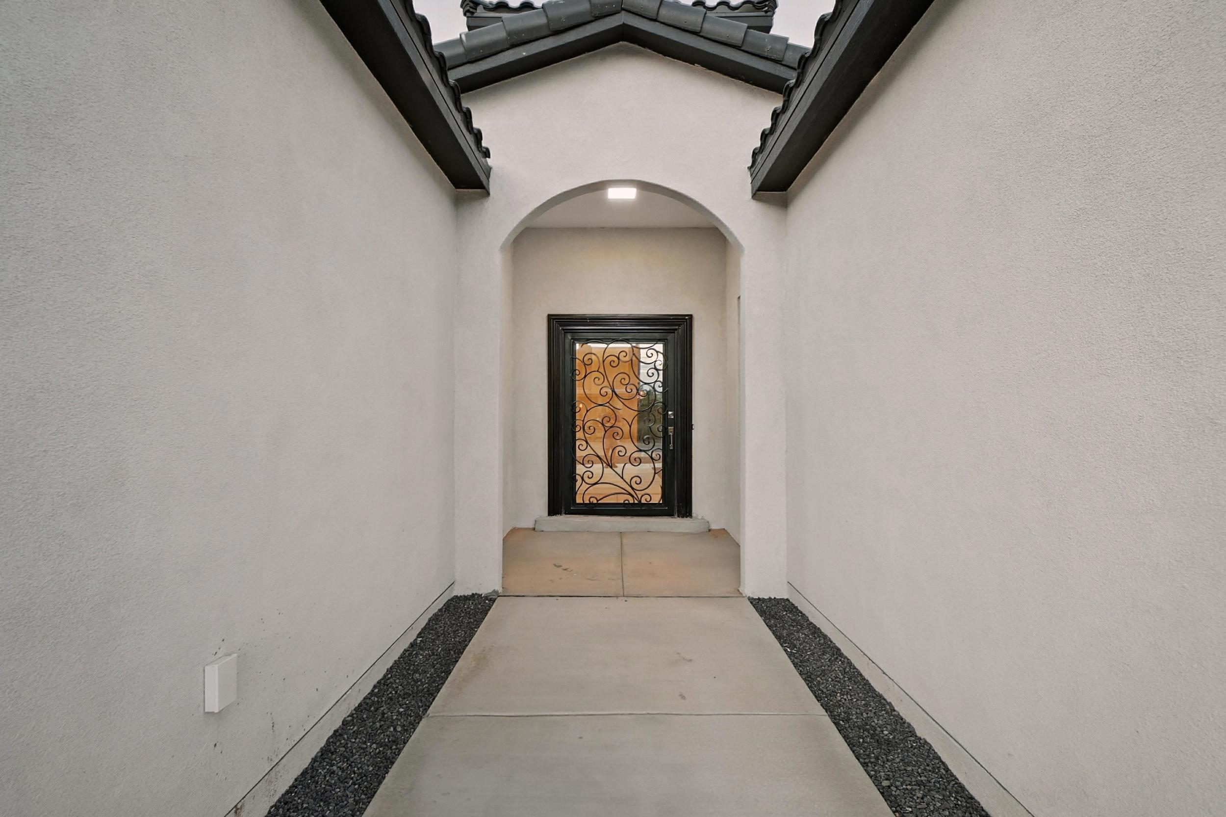 2012 Contreras Road NE