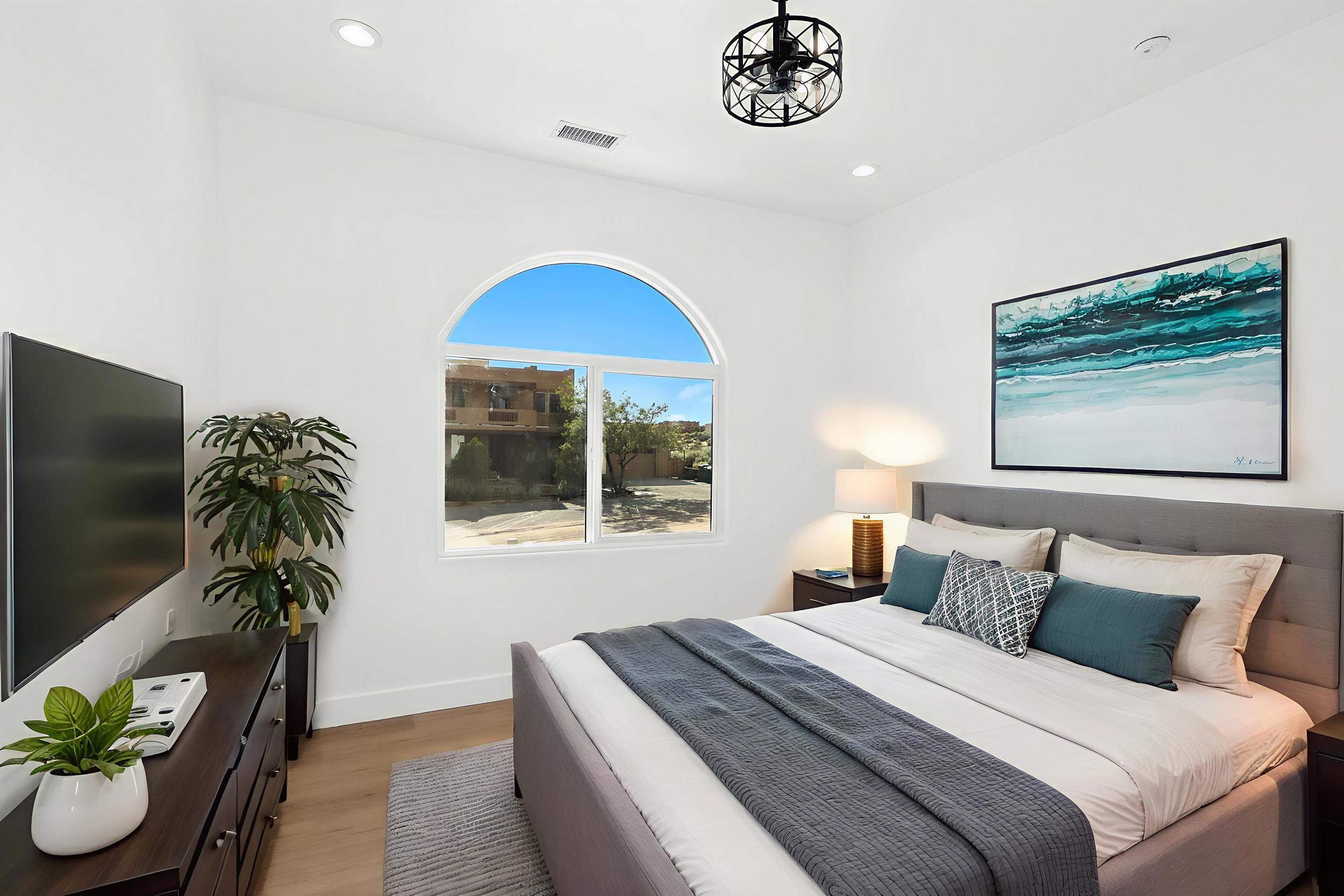 2012 Contreras Road NE